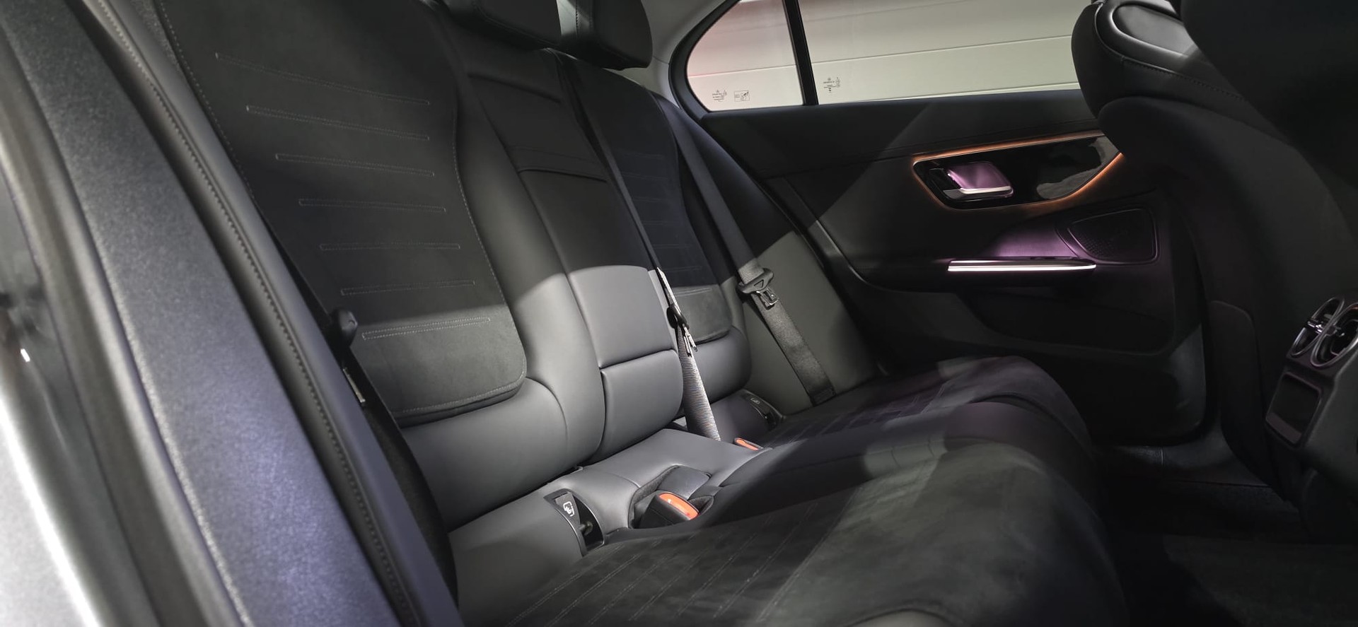 MERCEDES-BENZ C 200 AMG LINE *Ambientebeleuchtung*Schiebedach*Sitzheizung*Elektrische Sitze*Rückfahrkamera*-image-25