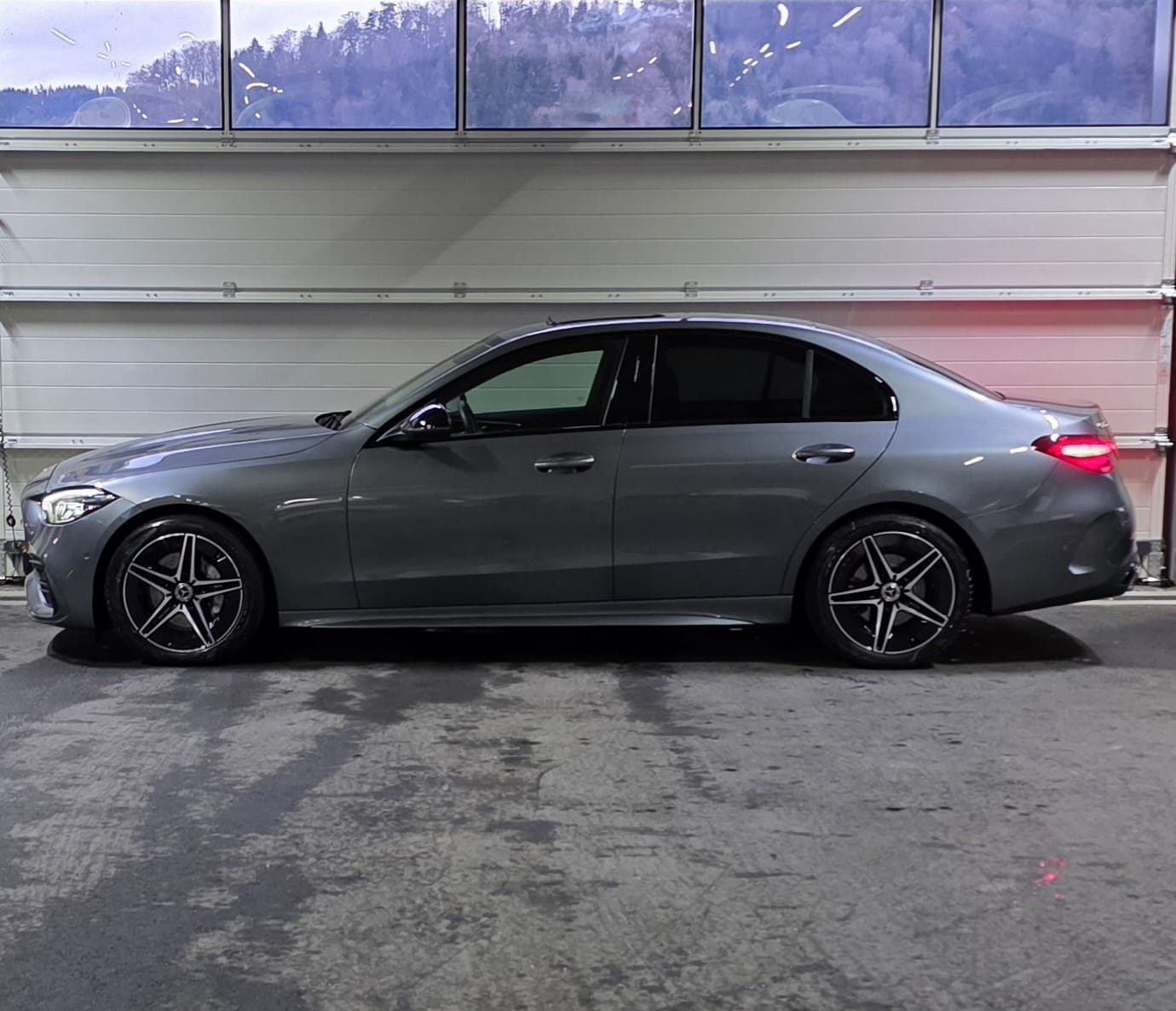 MERCEDES-BENZ C 200 AMG LINE *Ambientebeleuchtung*Schiebedach*Sitzheizung*Elektrische Sitze*Rückfahrkamera*-image-1