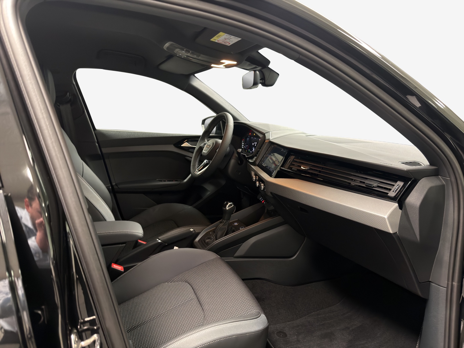 AUDI A1 Sportback 35 TFSI S Line S-tronic-image-15