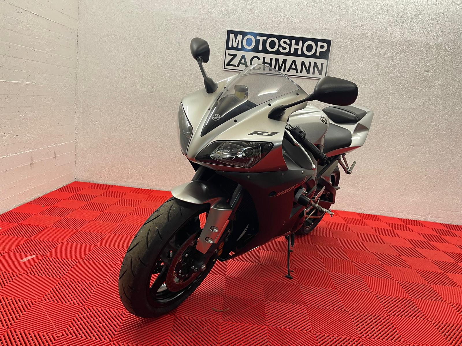 YAMAHA YZF-R1-showroom-element-3