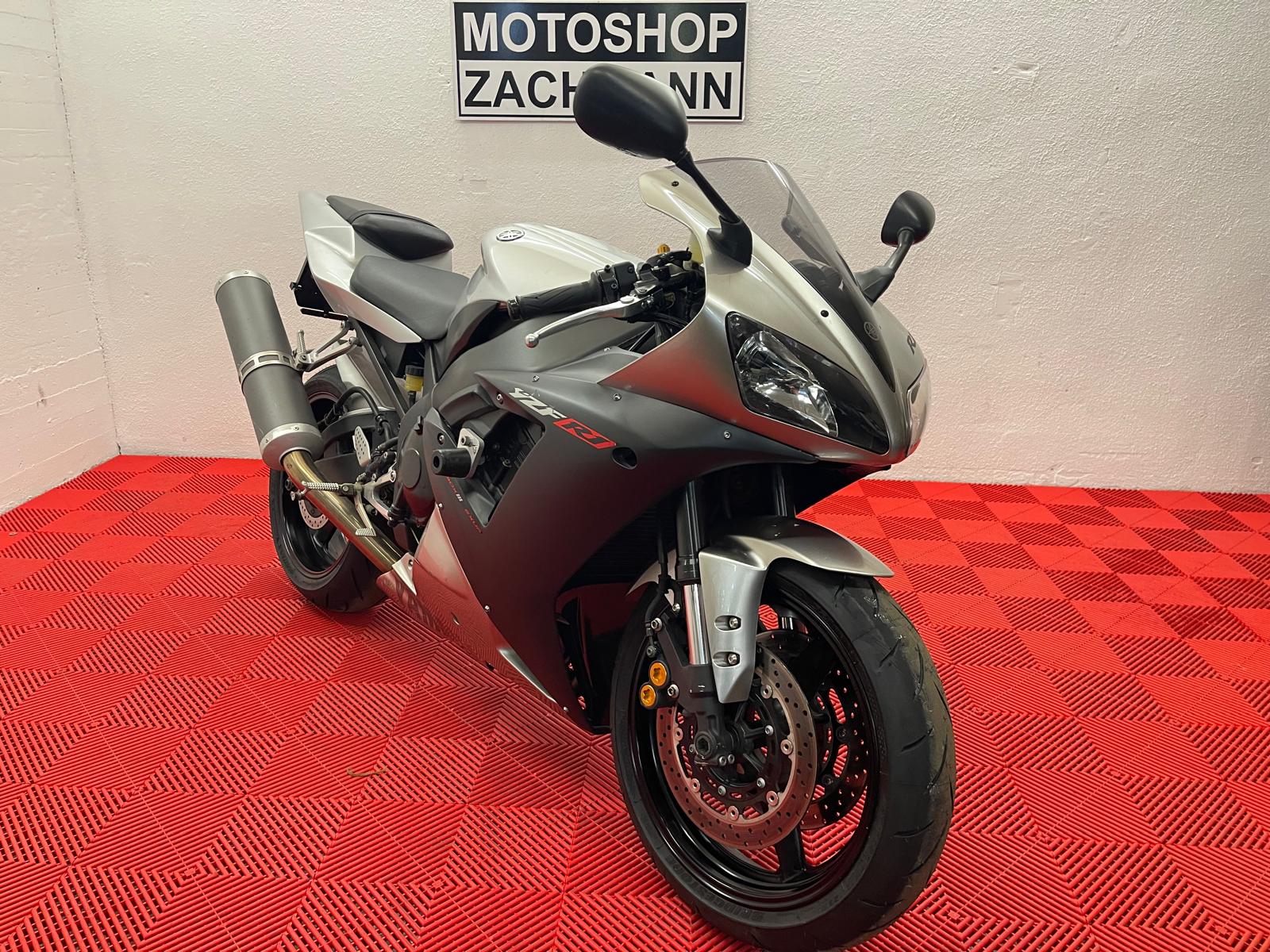 YAMAHA YZF-R1-showroom-element-2