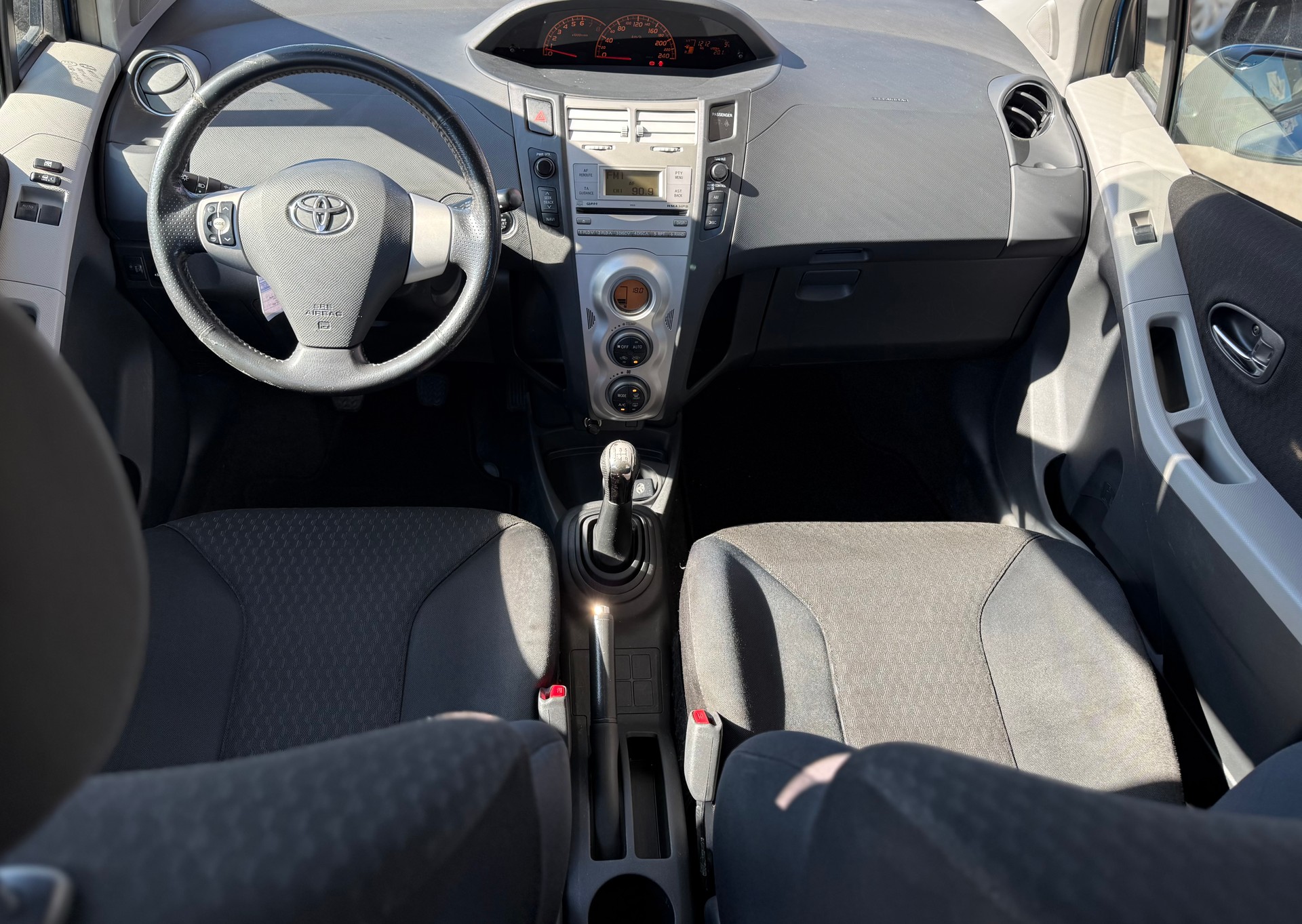 TOYOTA Yaris 1.8 TS-image-9