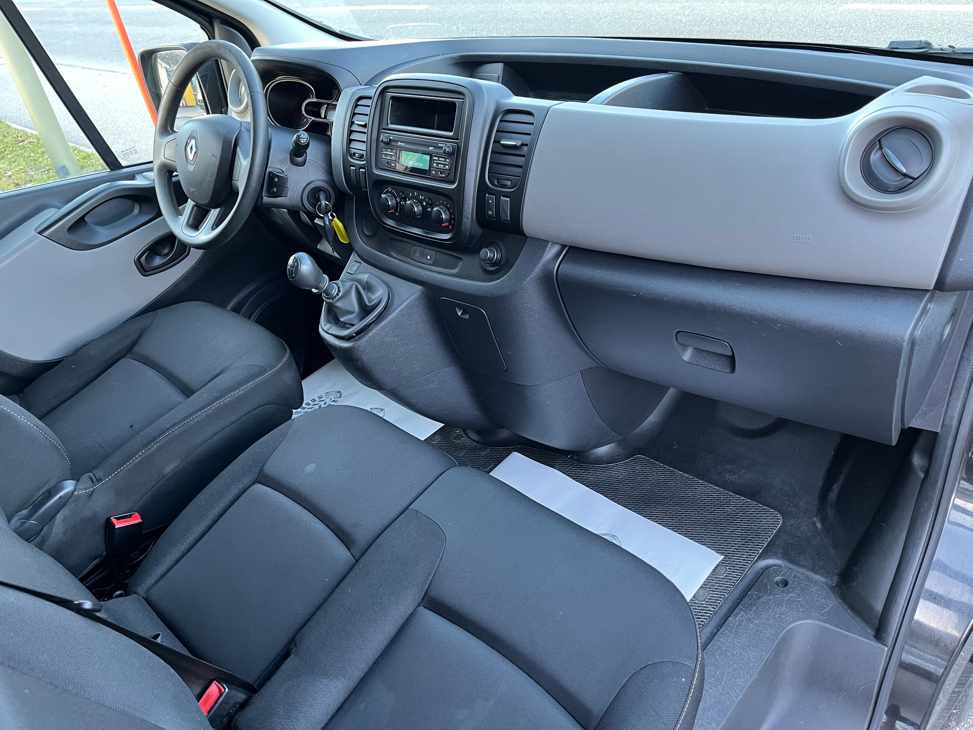 RENAULT Trafic 1.6 dCi 120 2.9t Acces L1H1-image-9