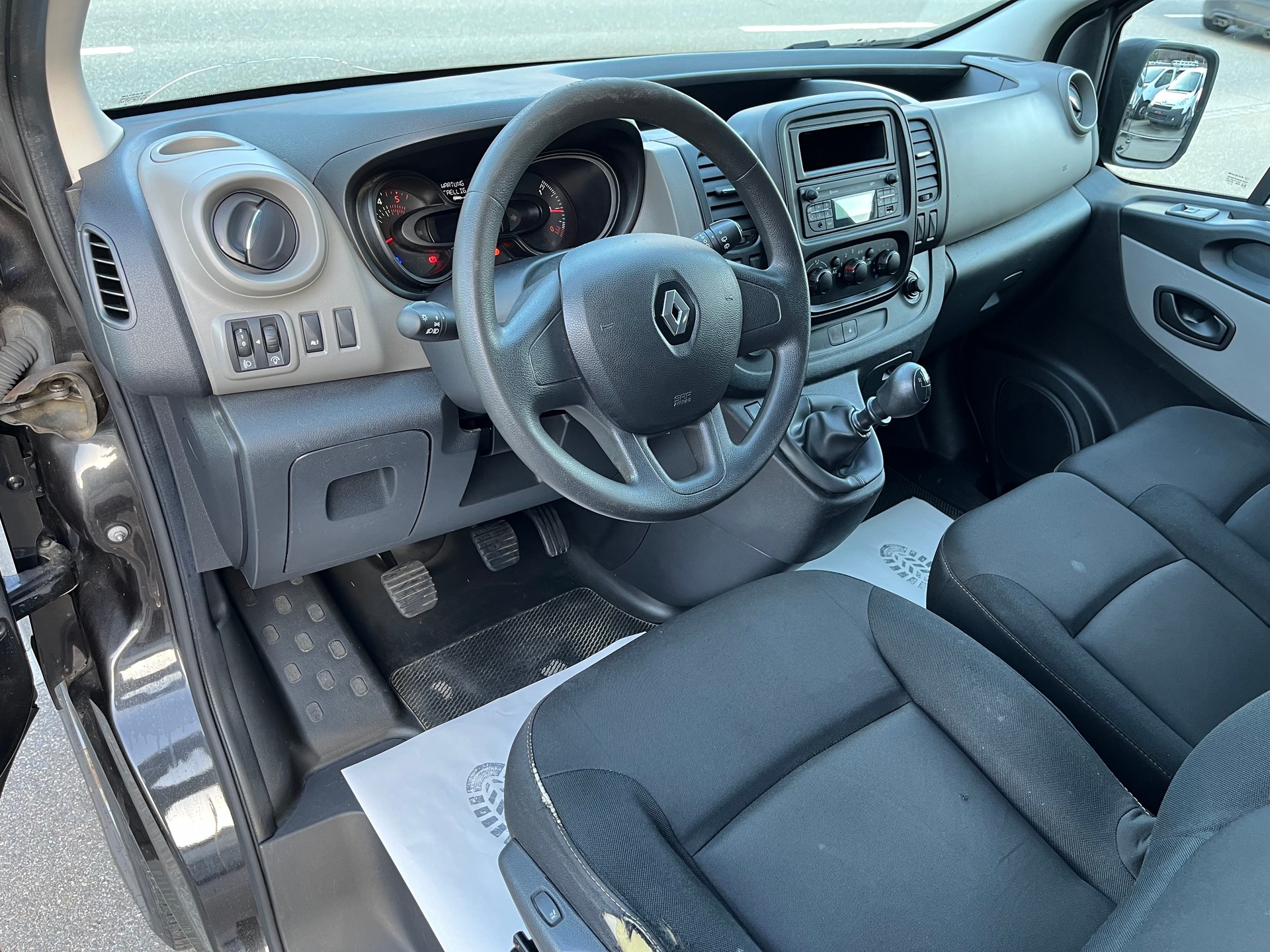 RENAULT Trafic 1.6 dCi 120 2.9t Acces L1H1-image-12