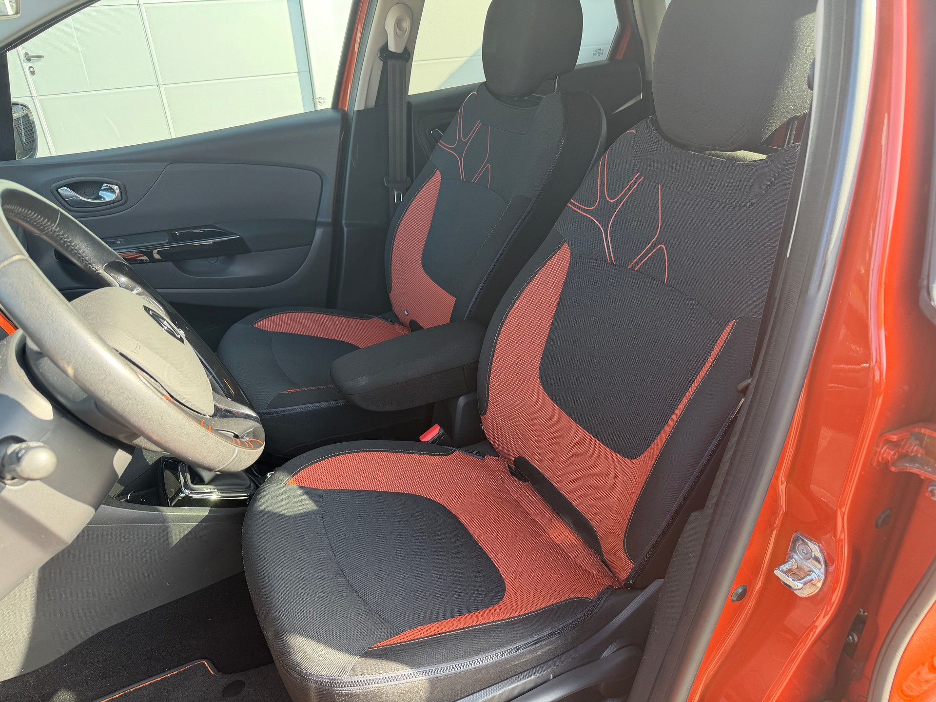 RENAULT Captur 1.2 TCe Privilege EDC-image-4
