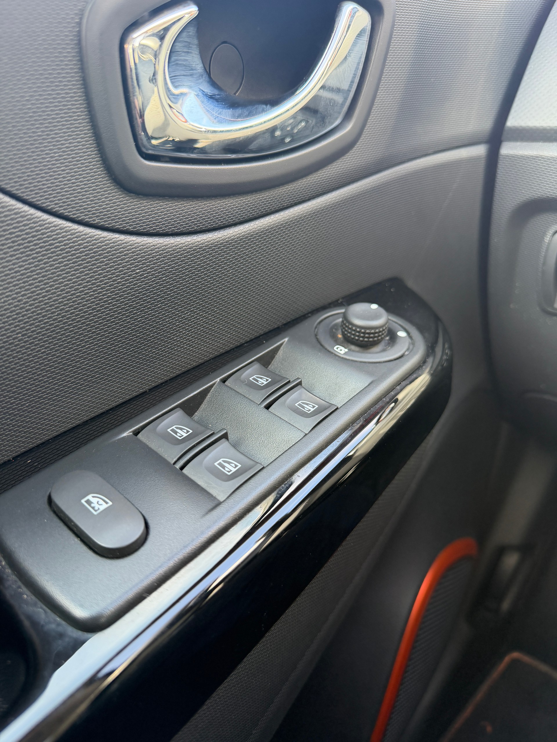 RENAULT Captur 1.2 TCe Privilege EDC-image-10