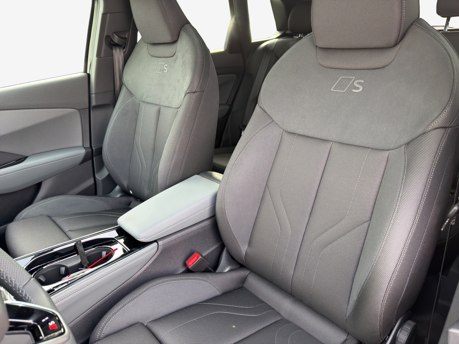 AUDI Q3 SUV 110 kW TFSI S tronic-image-15