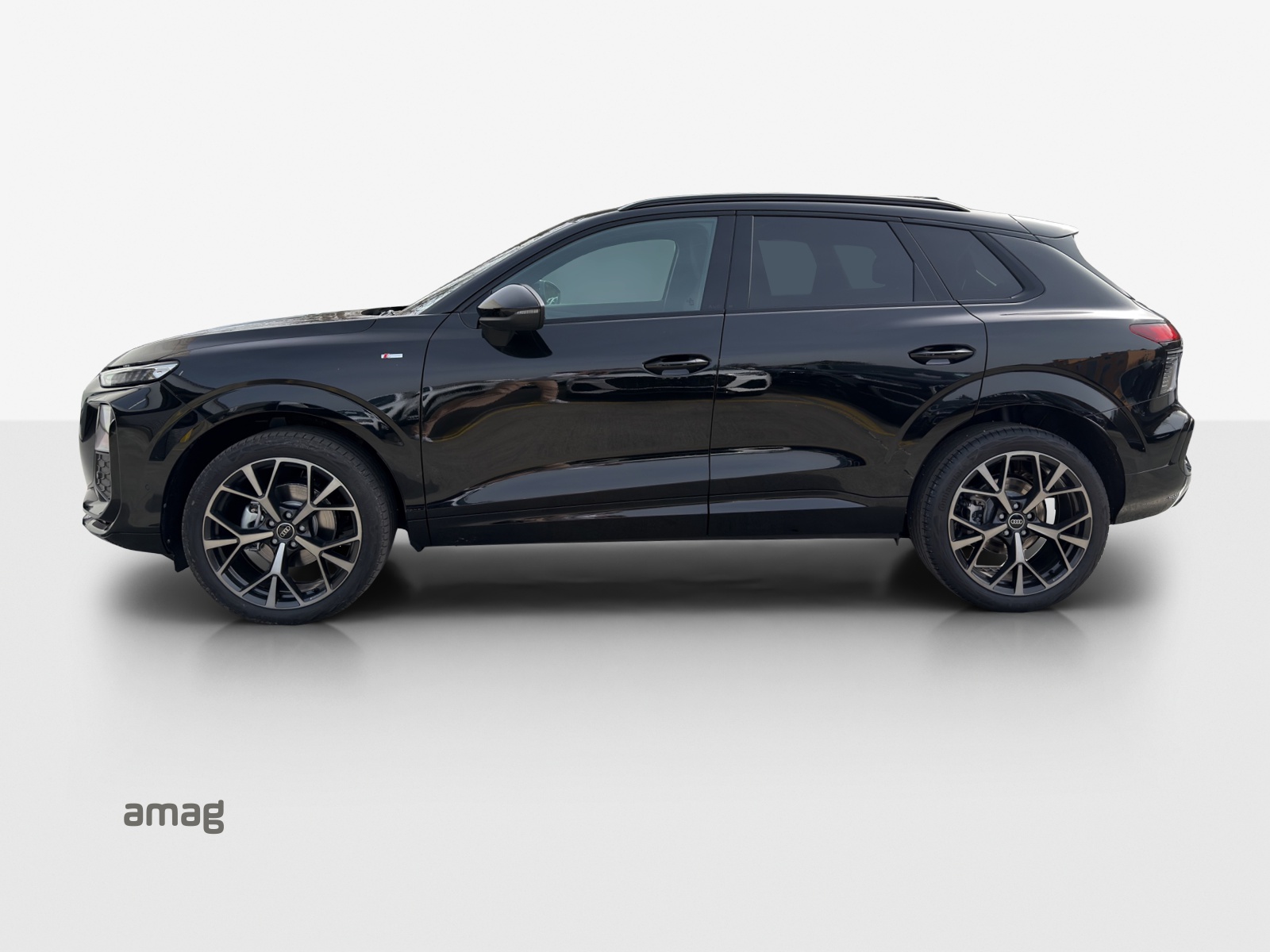 AUDI Q3 SUV 110 kW TFSI S tronic-image-1
