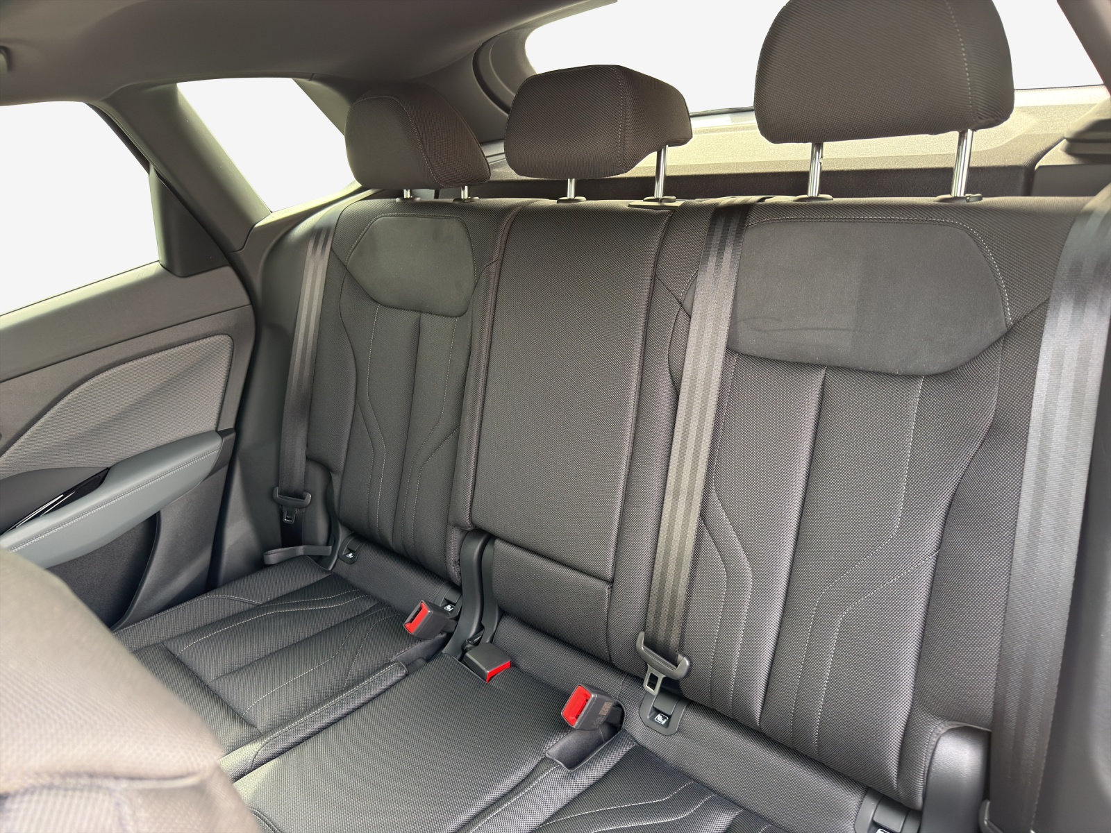 AUDI Q3 SUV 110 kW TFSI S tronic-image-11