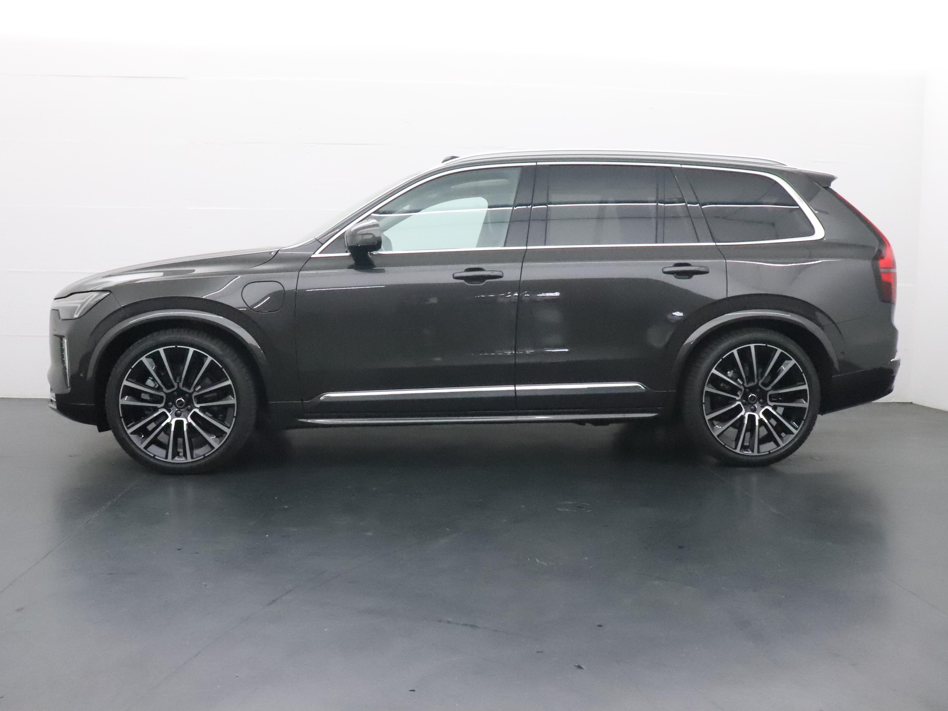 VOLVO XC90 2.0 T8 TE XCLUSIVE Edition Bright eAWD-showroom-element-3