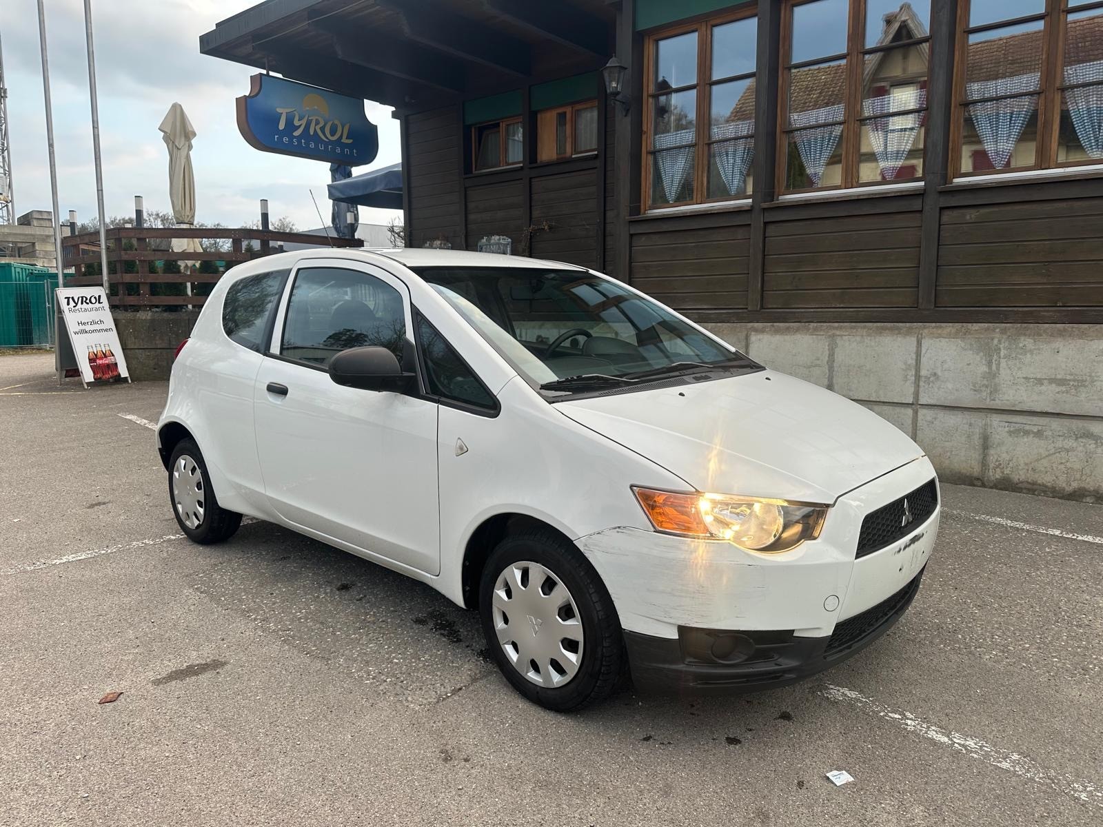 MITSUBISHI Colt 1.1 12V-image-0