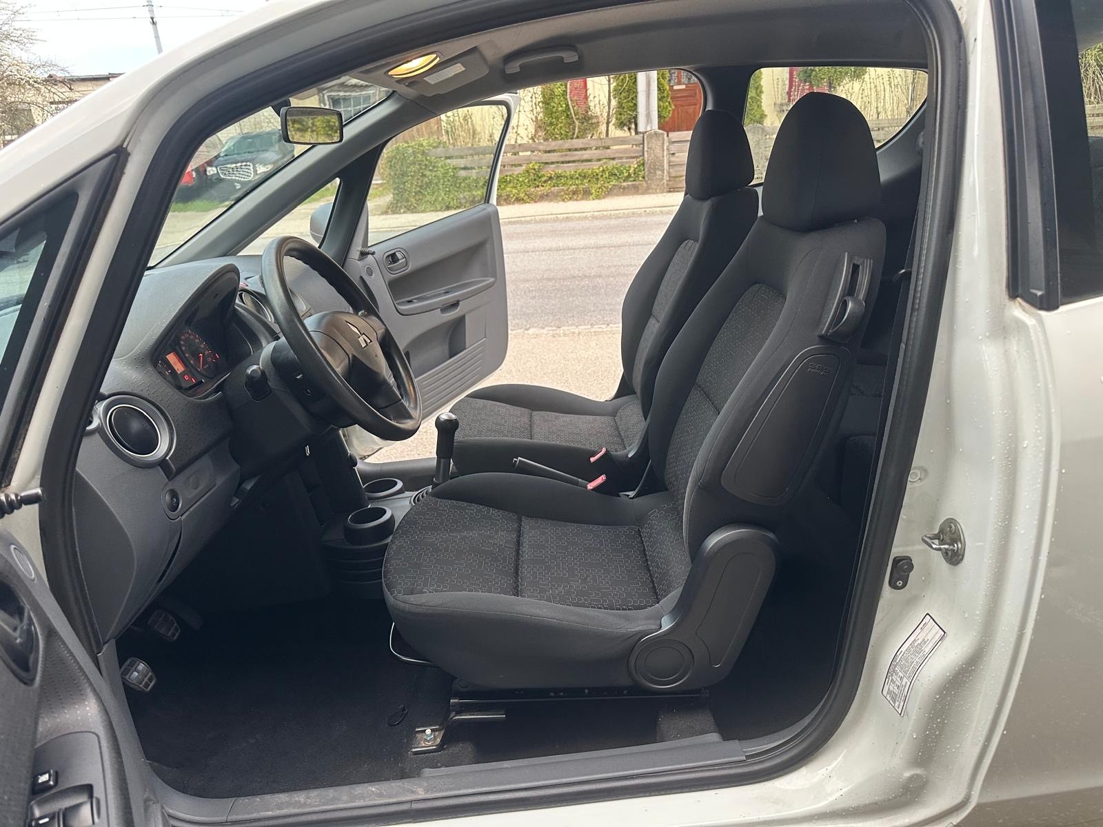 MITSUBISHI Colt 1.1 12V-image-8