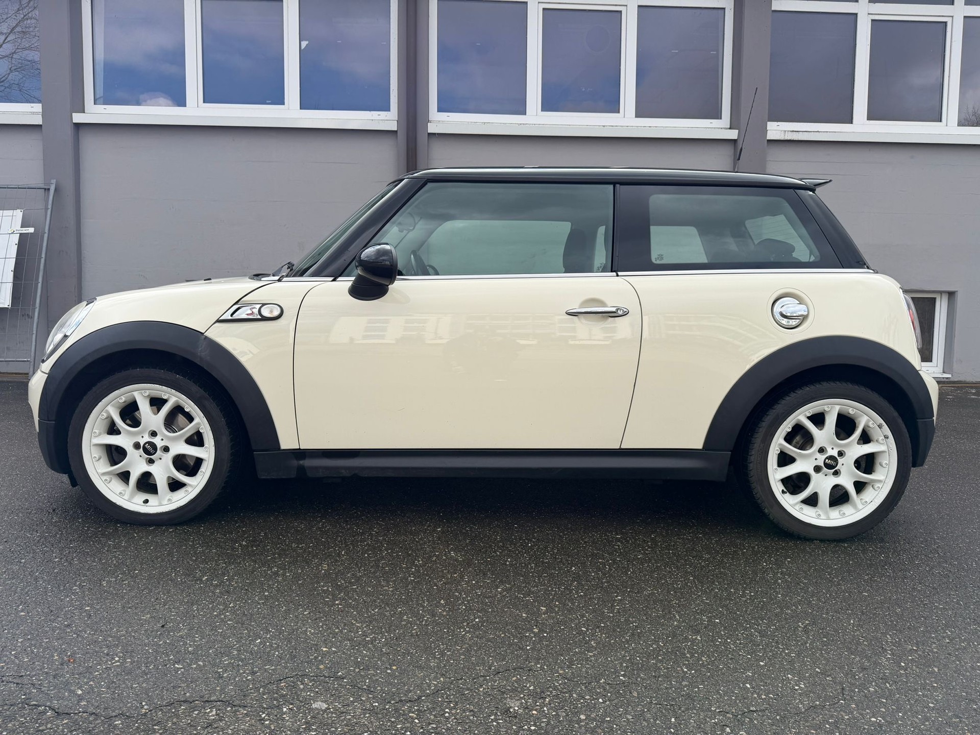 MINI Cooper S-image-14