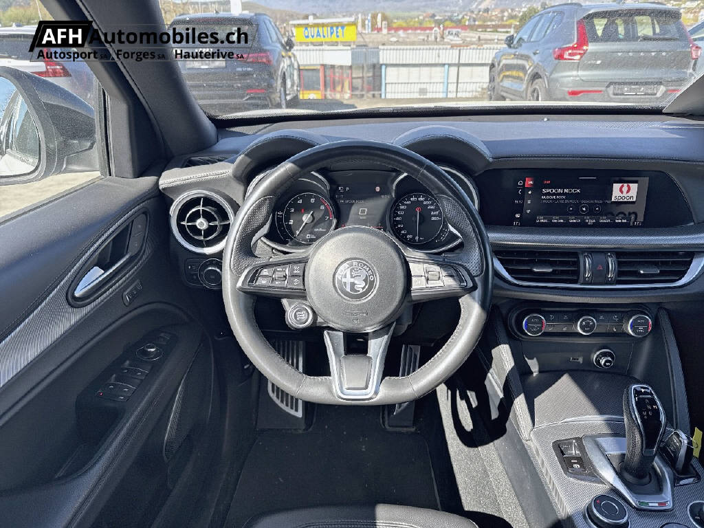 ALFA ROMEO Stelvio 2.0 Q4 280 Veloce-image-2
