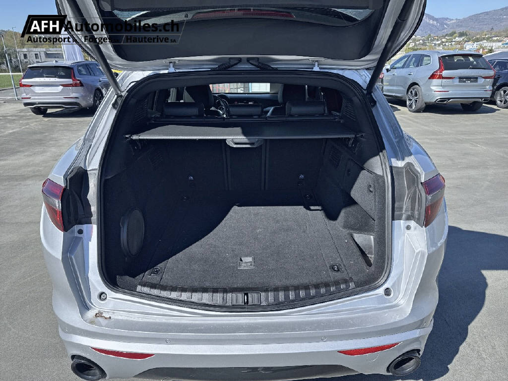 ALFA ROMEO Stelvio 2.0 Q4 280 Veloce-image-9