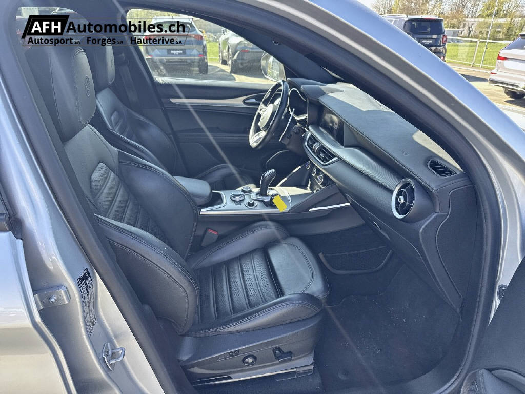 ALFA ROMEO Stelvio 2.0 Q4 280 Veloce-image-8