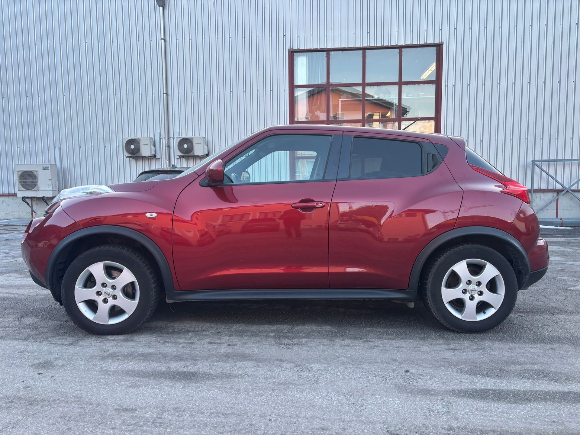 NISSAN Juke 1.6 DIG-T tekna 4x4 Xtronic M-CVT-image-4