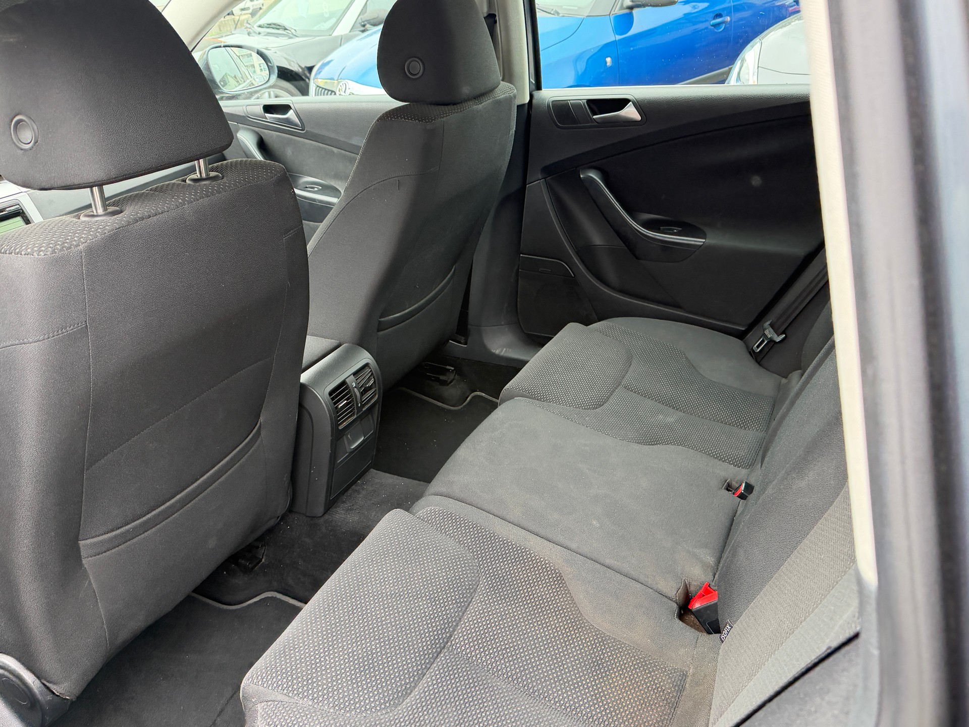 VW Passat Variant 2.0 TDI BlueMotion Comfortline-image-9