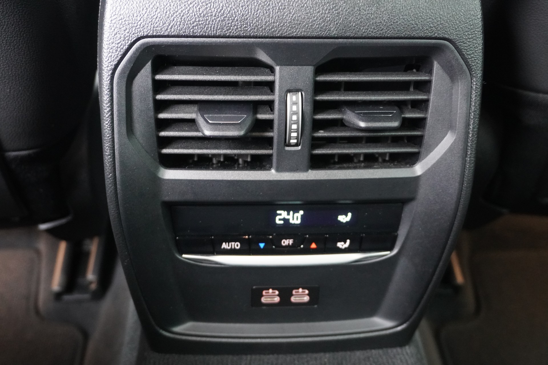 BMW 320d xDrive 48V Touring Steptronic M Sport-image-16