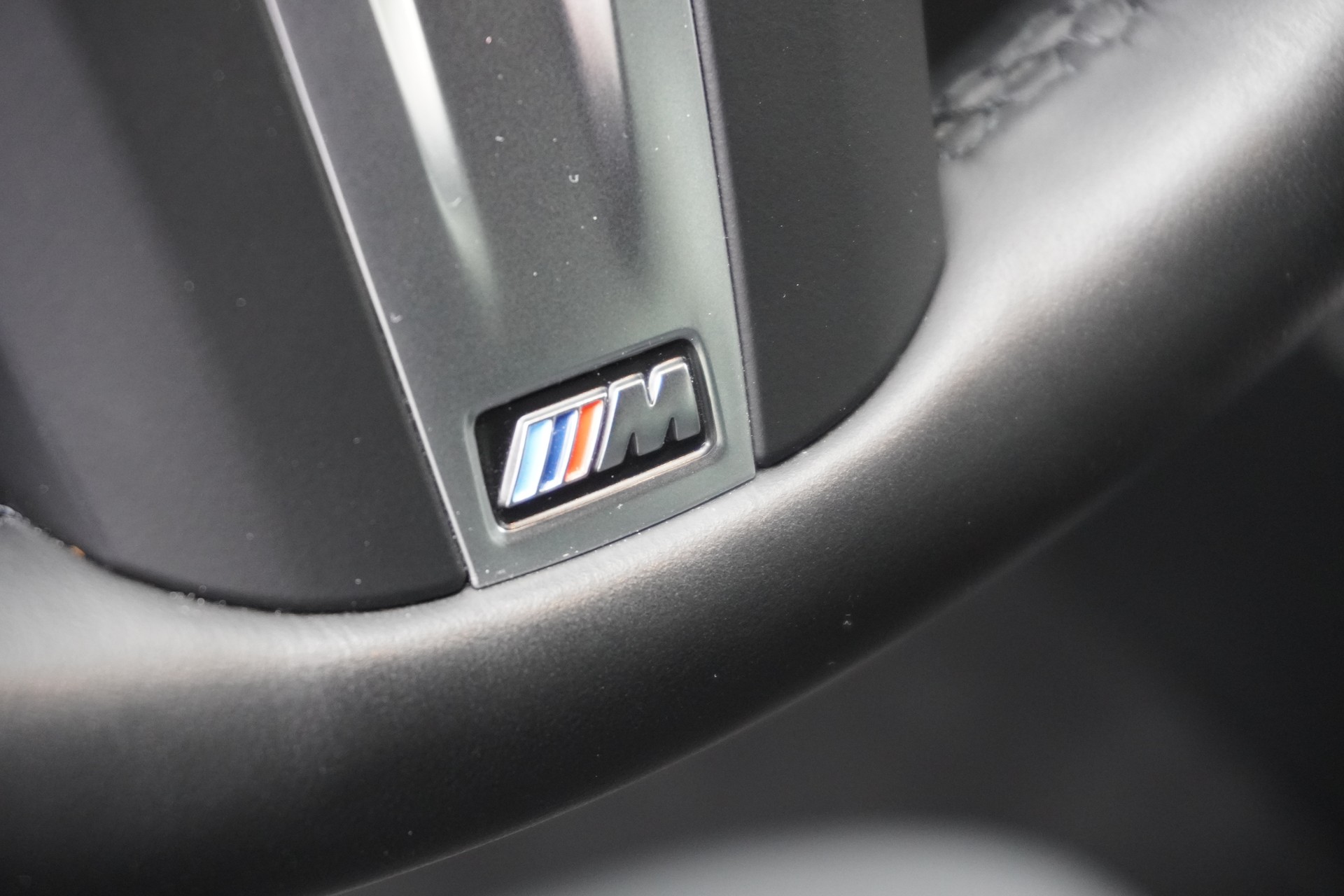 BMW 320d xDrive 48V Touring Steptronic M Sport-image-40