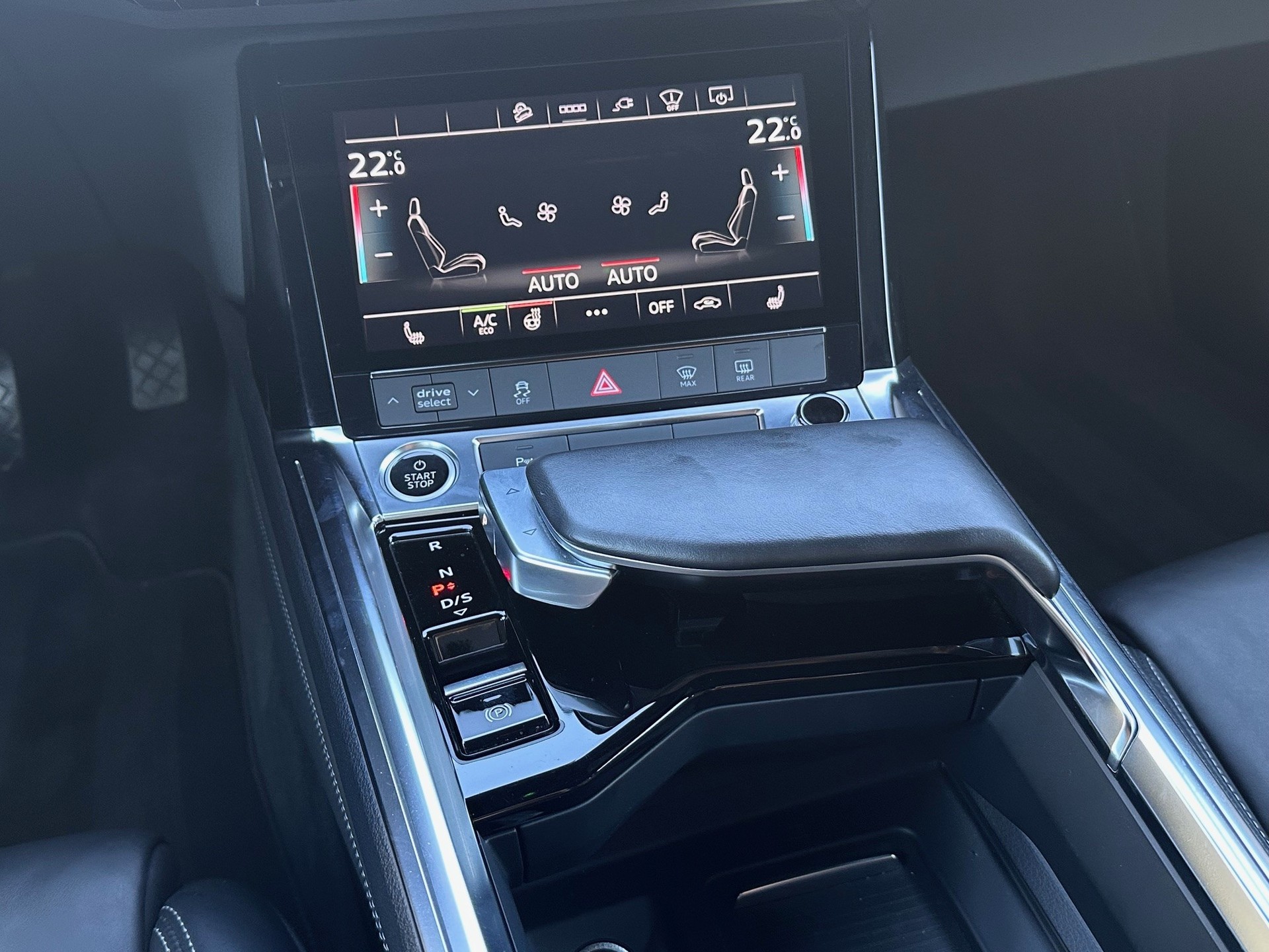 AUDI e-tron 50 Advanced quattro-image-7