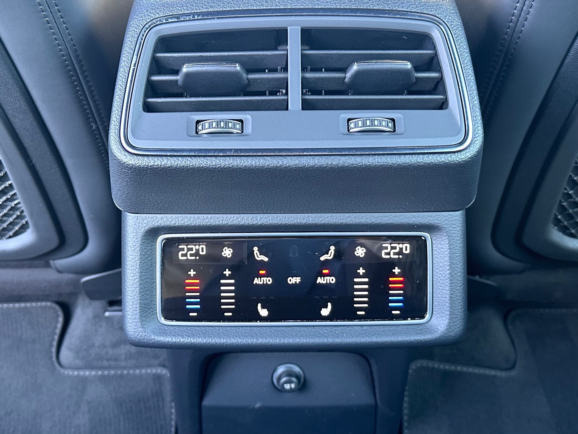 AUDI e-tron 50 Advanced quattro-image-14