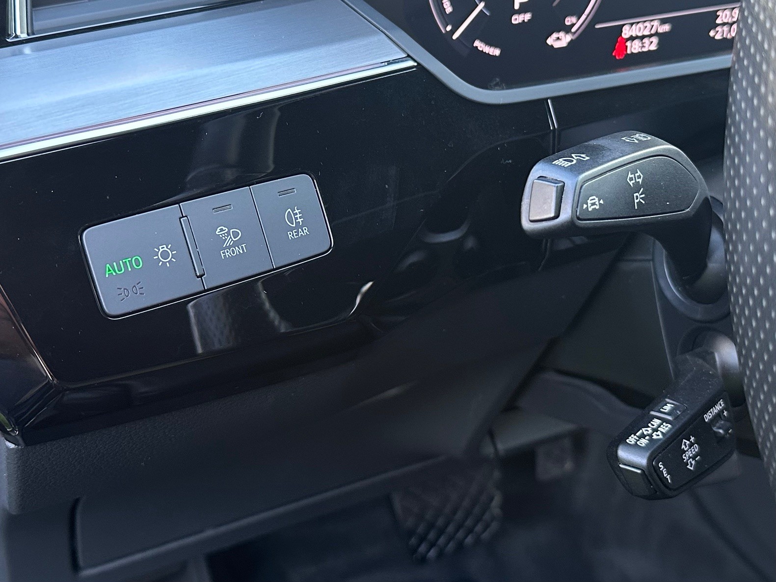 AUDI e-tron 50 Advanced quattro-image-11