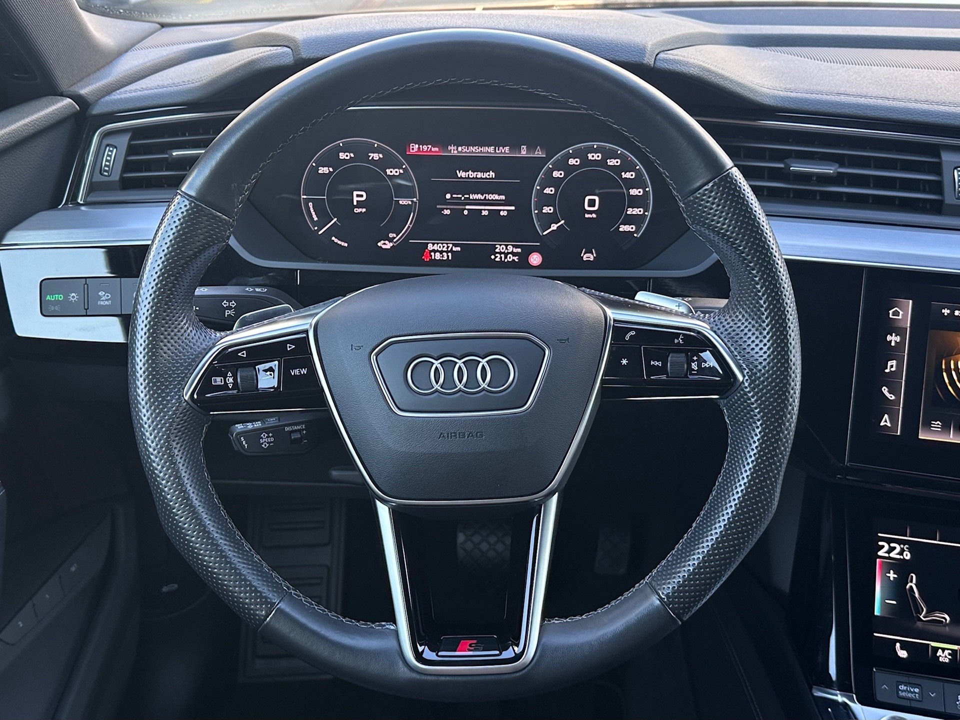 AUDI e-tron 50 Advanced quattro-image-5