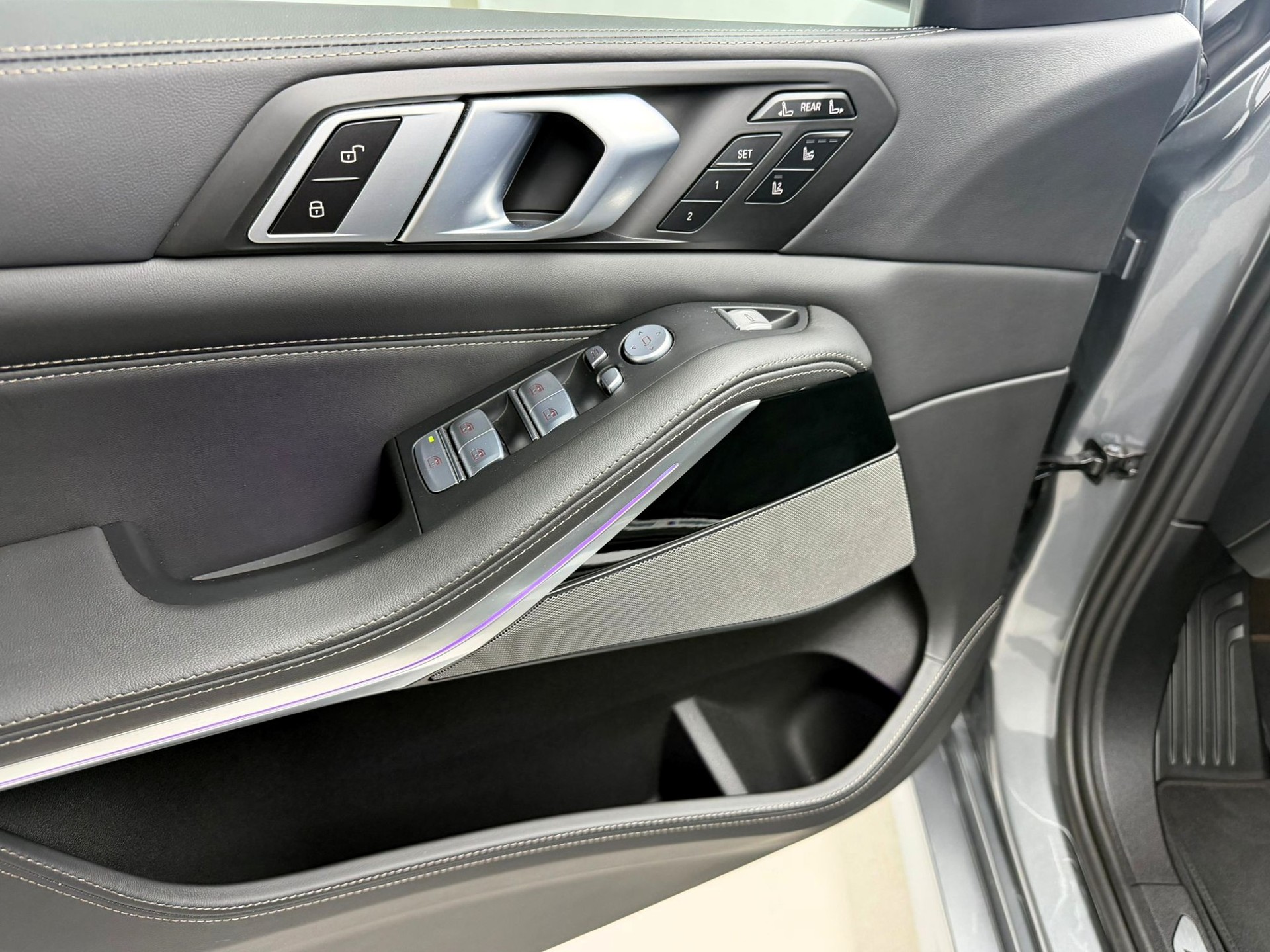 BMW X7 xDrive 48V 40d M Sport Pro Steptronic-image-21