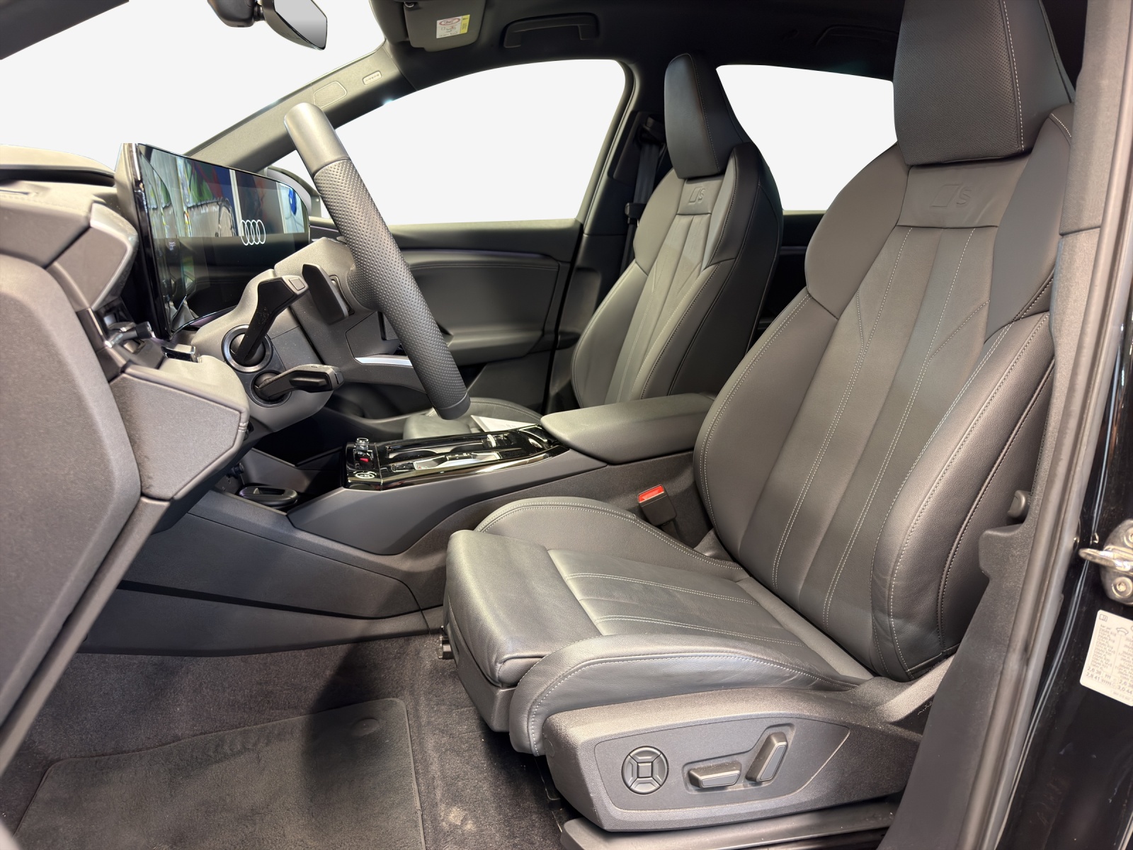 AUDI Q6 e-tron quattro-image-8