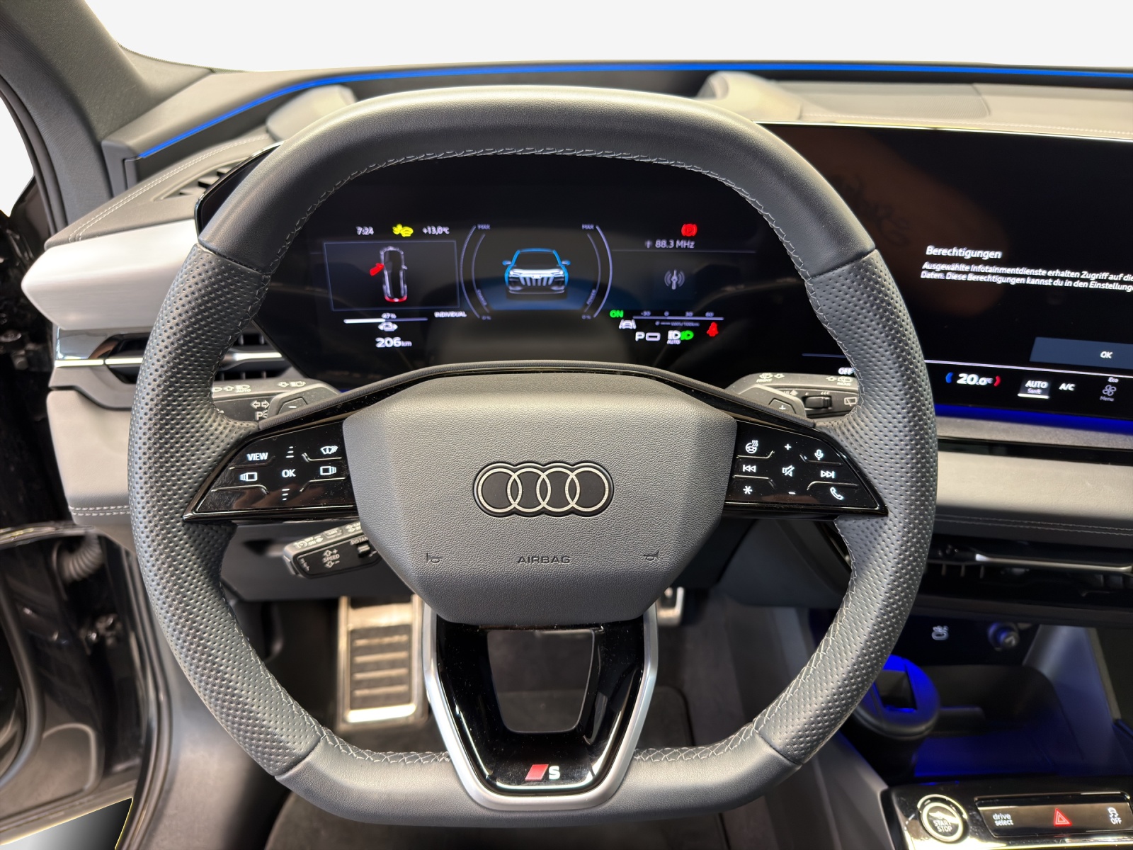 AUDI Q6 e-tron quattro-image-10
