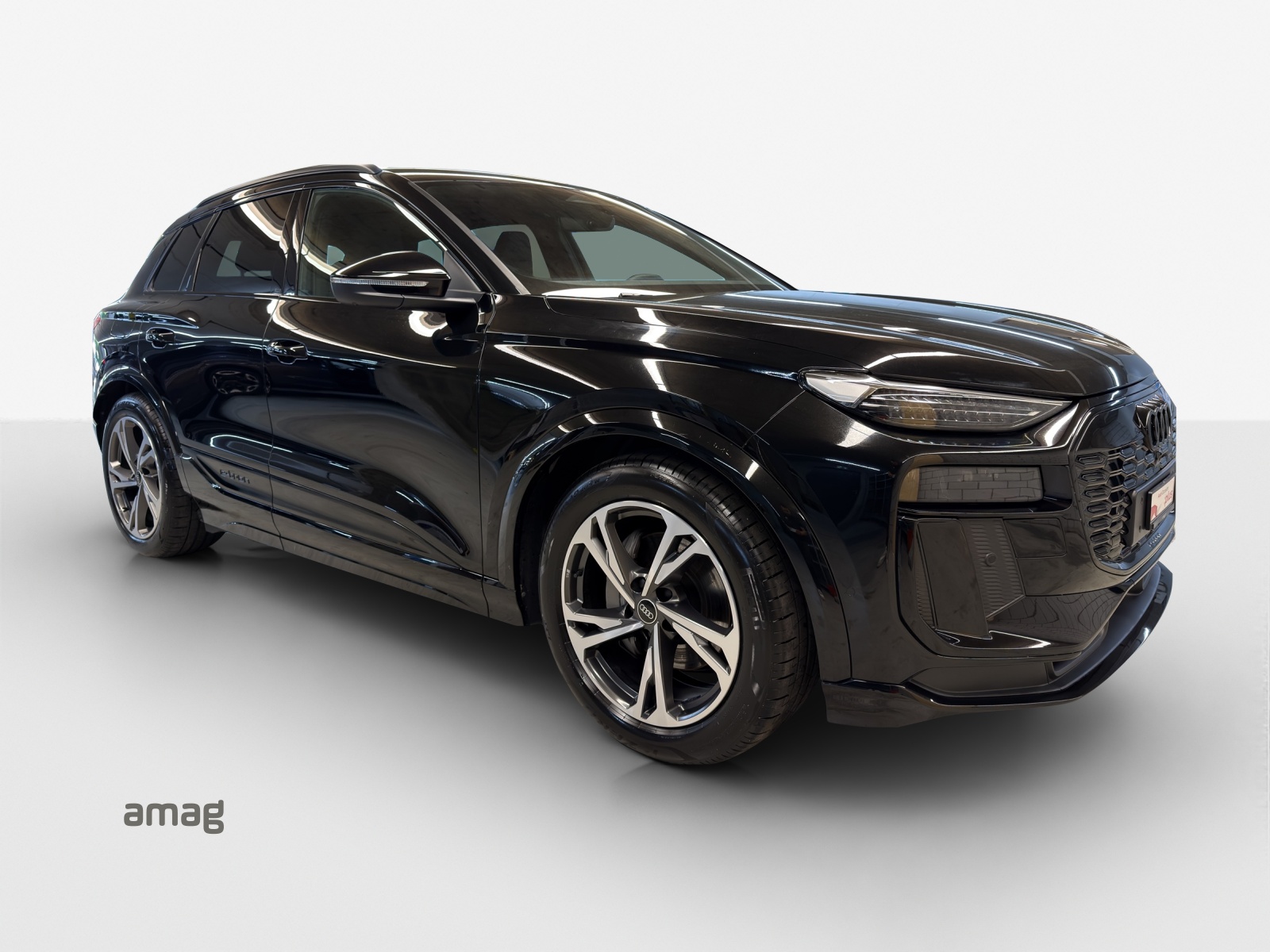AUDI Q6 e-tron quattro-image-6
