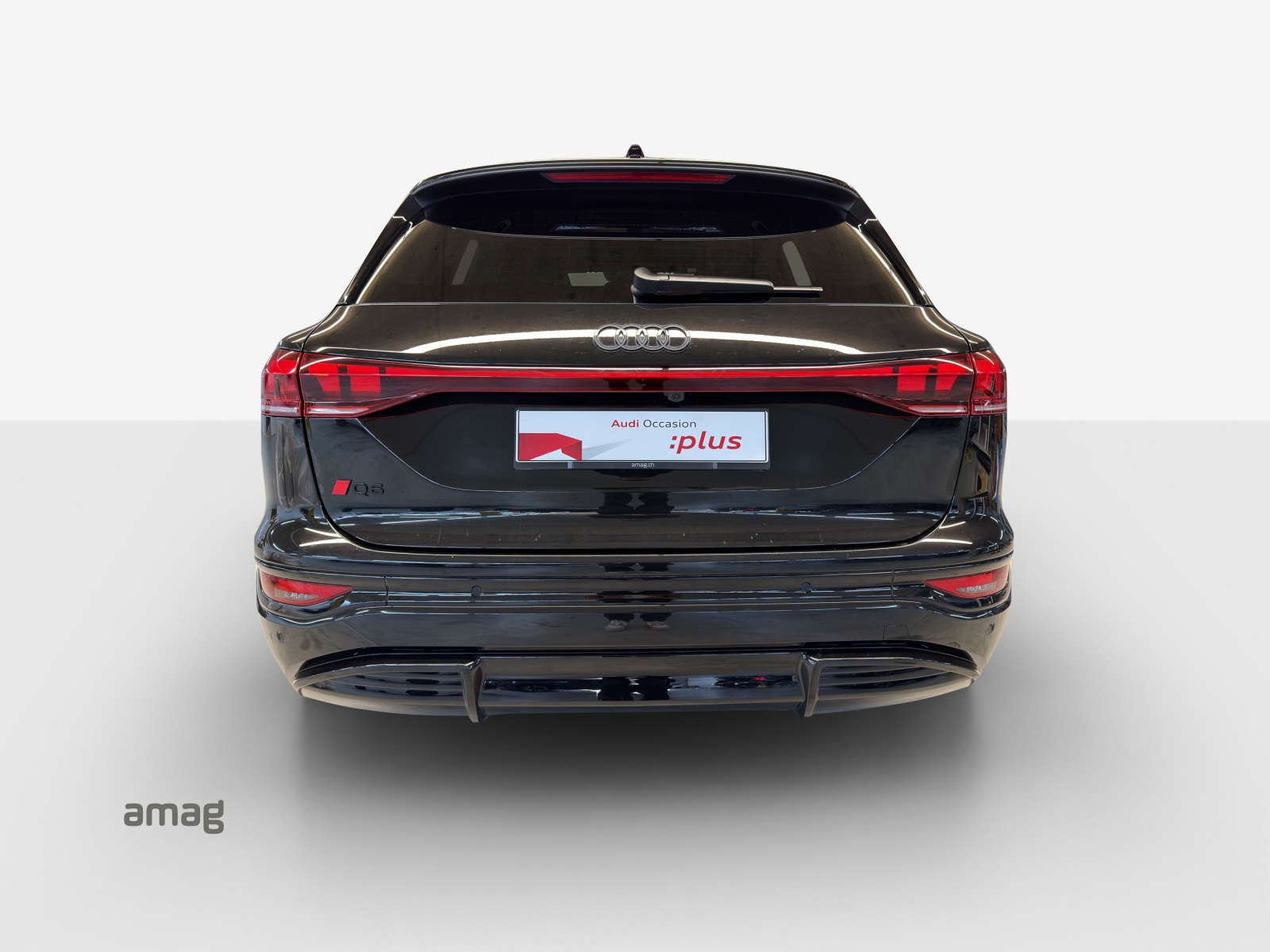 AUDI Q6 e-tron quattro-image-4