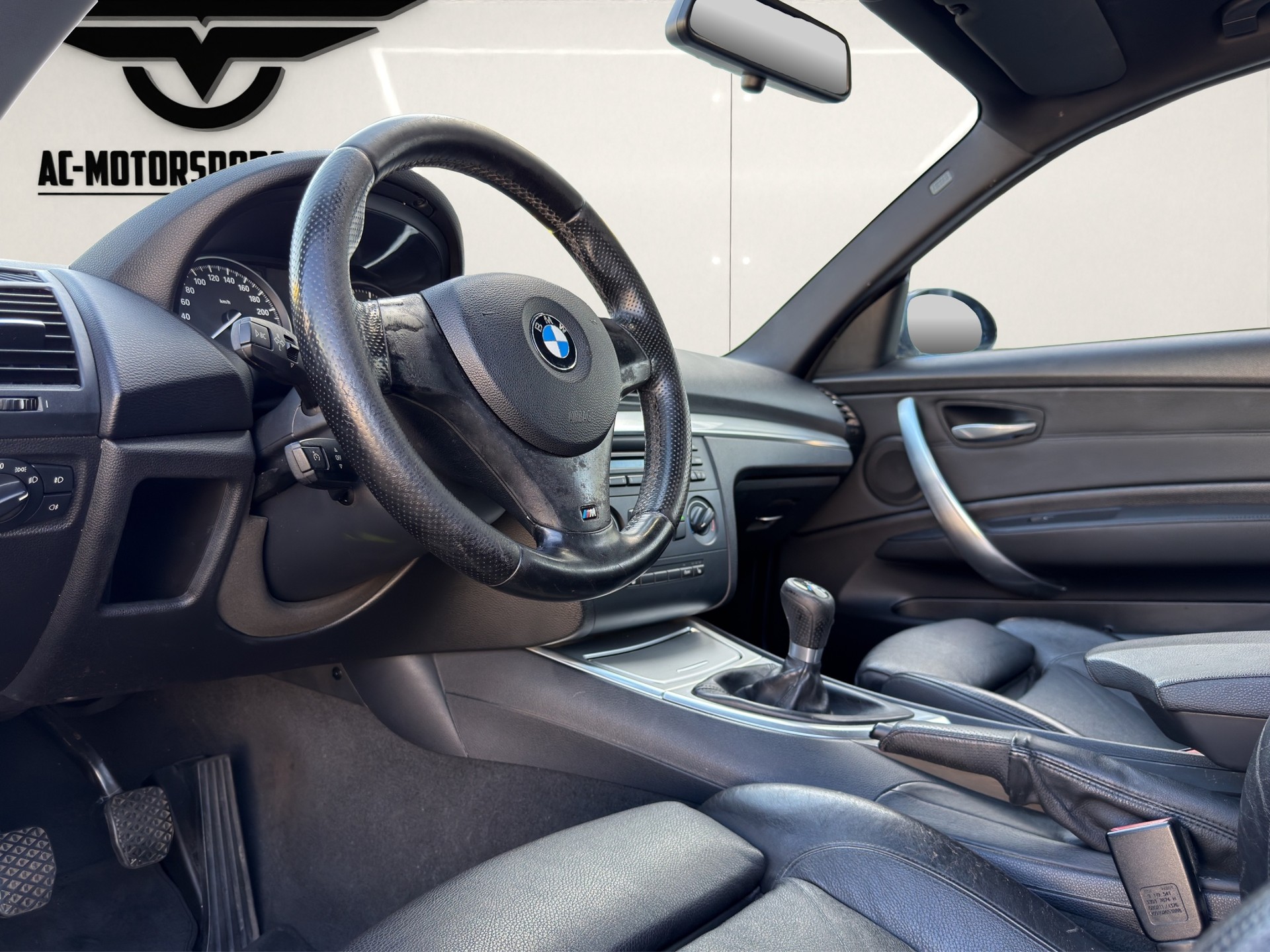 BMW 123d Coupé-image-9