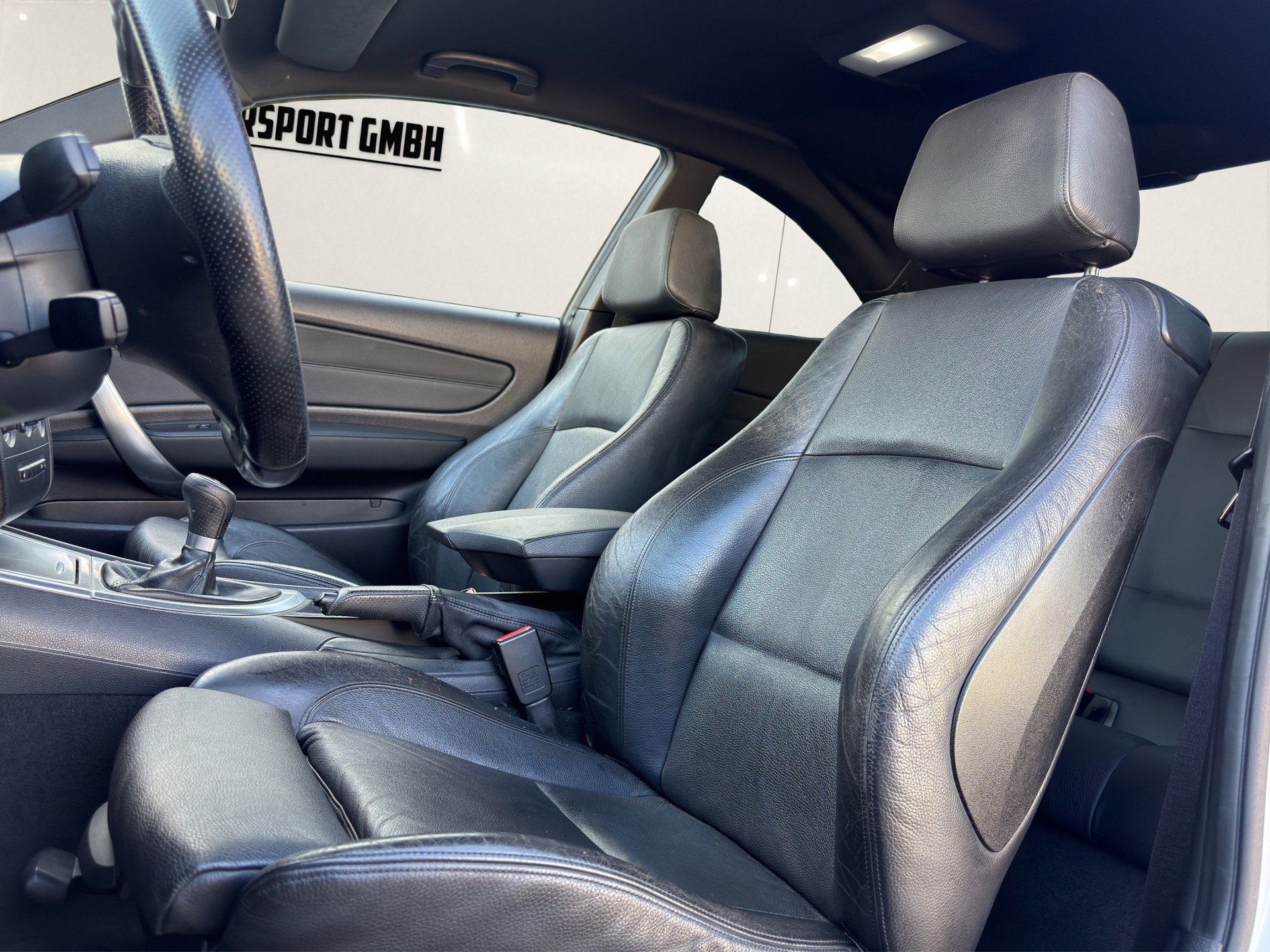 BMW 123d Coupé-image-10