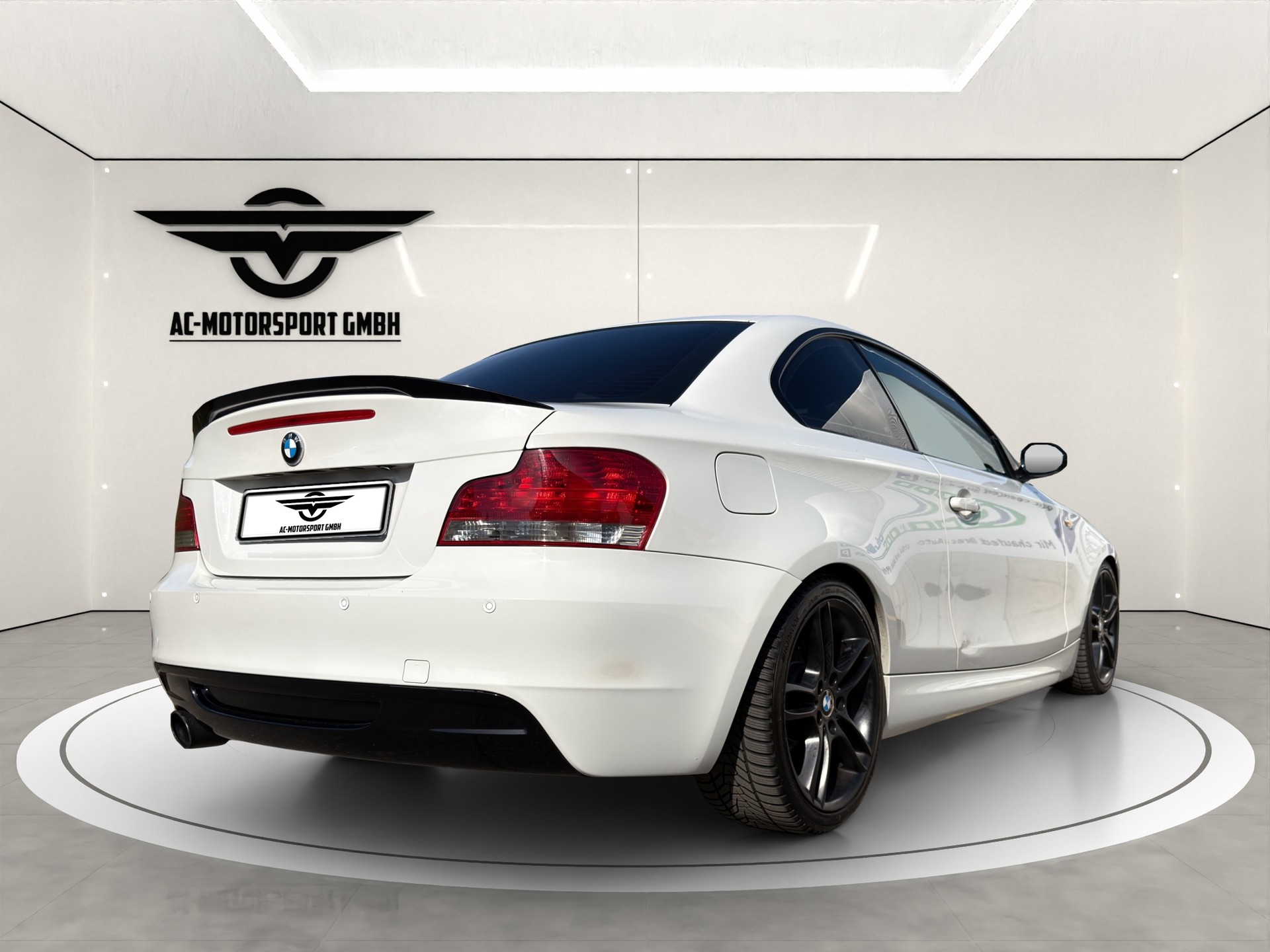 BMW 123d Coupé-image-6