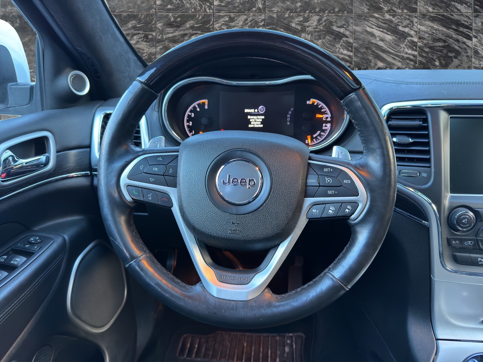 JEEP Grand Cherokee 3.0 CRD Summit Automatic-image-12