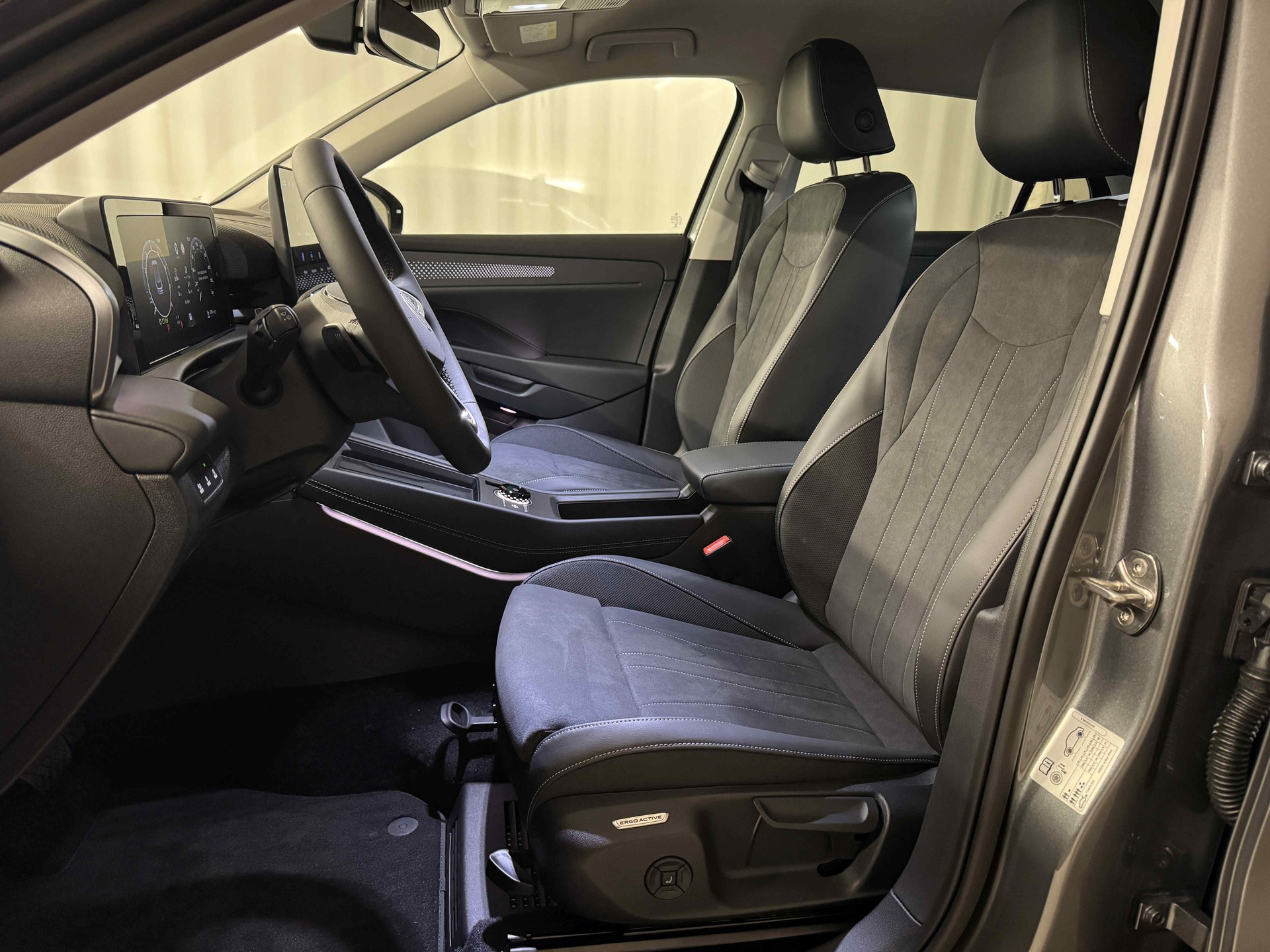 VW T-Roc 1.5 eTSI mHEV Style DSG-image-7