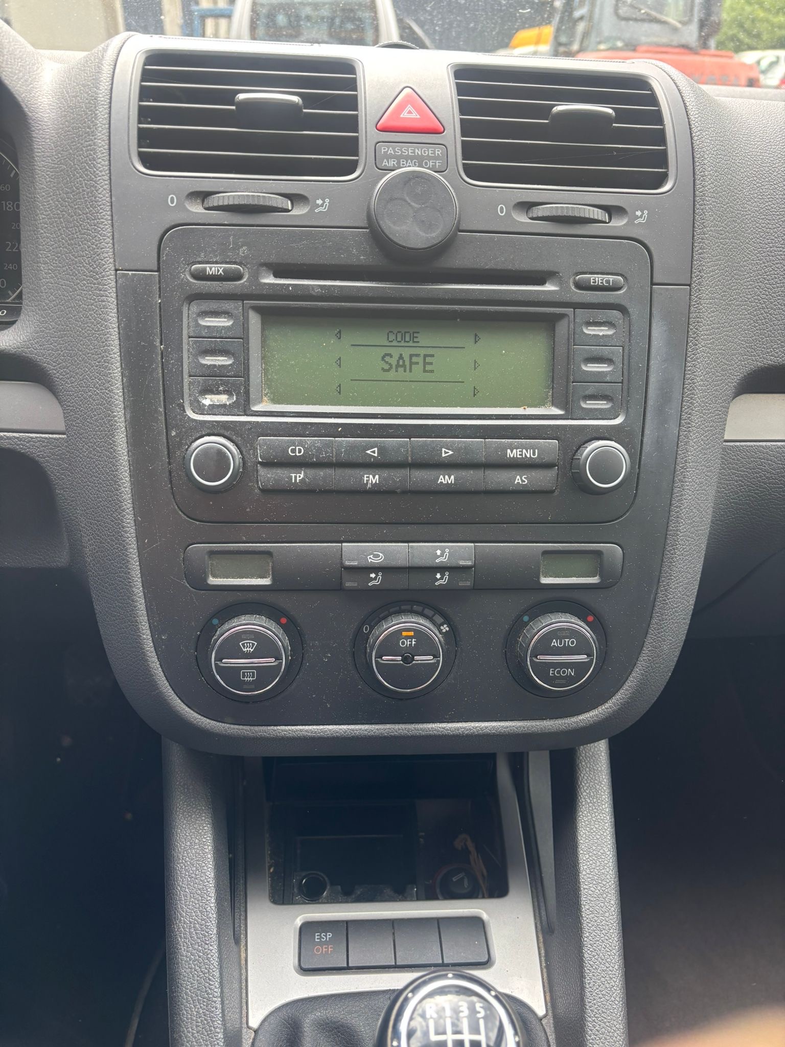 VW Golf 2.0 FSI Sportline 4Motion-image-4