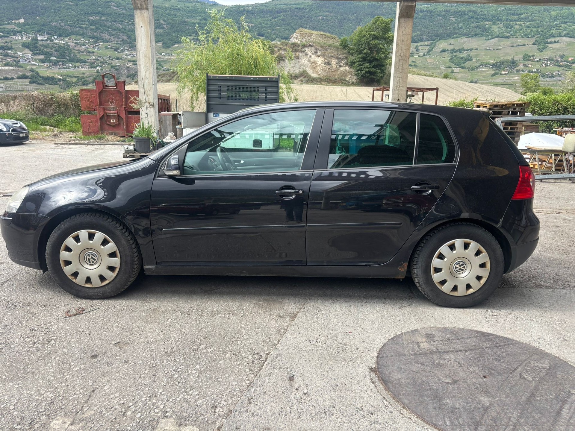 VW Golf 2.0 FSI Sportline 4Motion-image-1