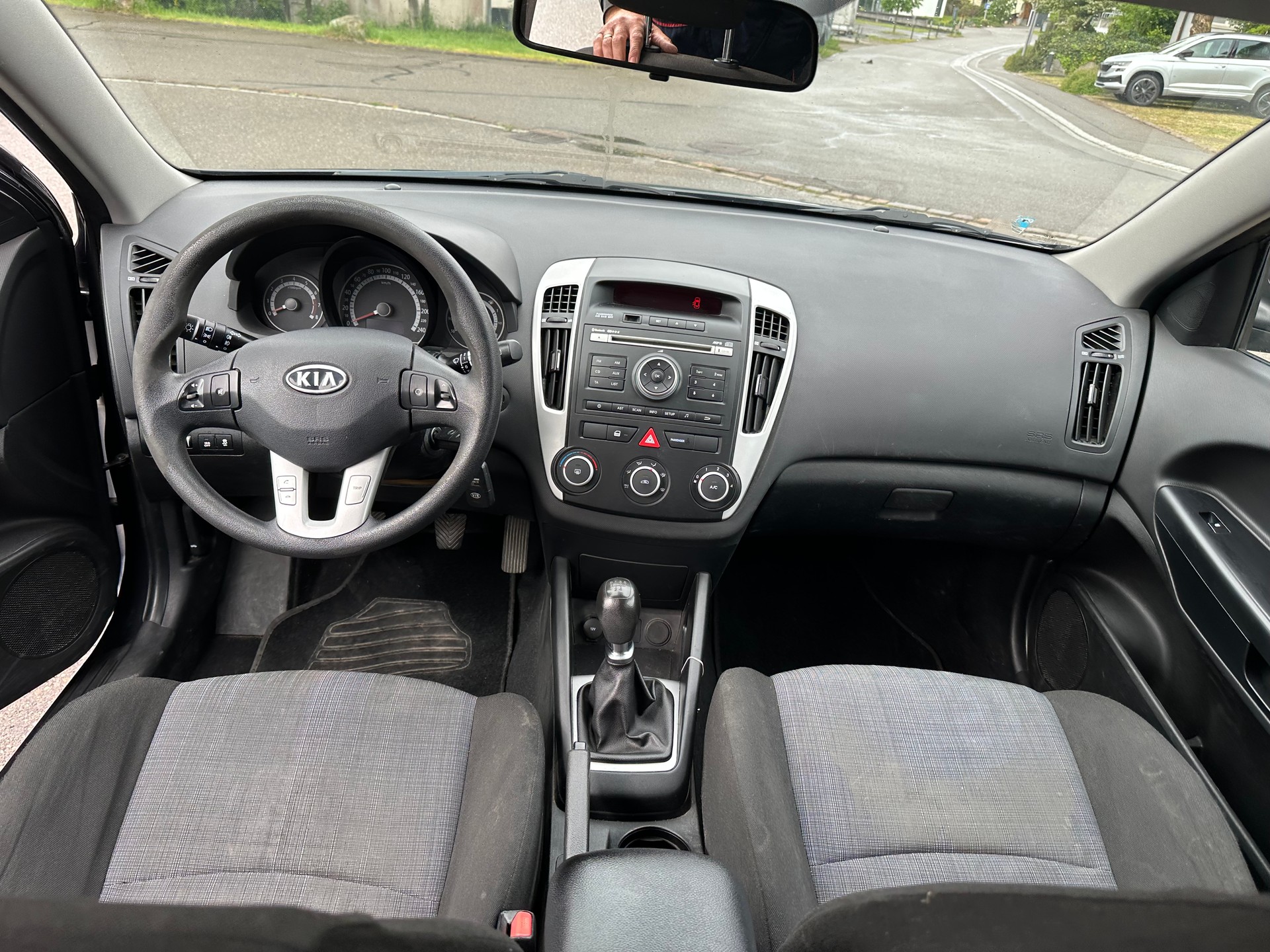KIA Cee'd Sporty Wagon 1.4 16V Basic-image-8