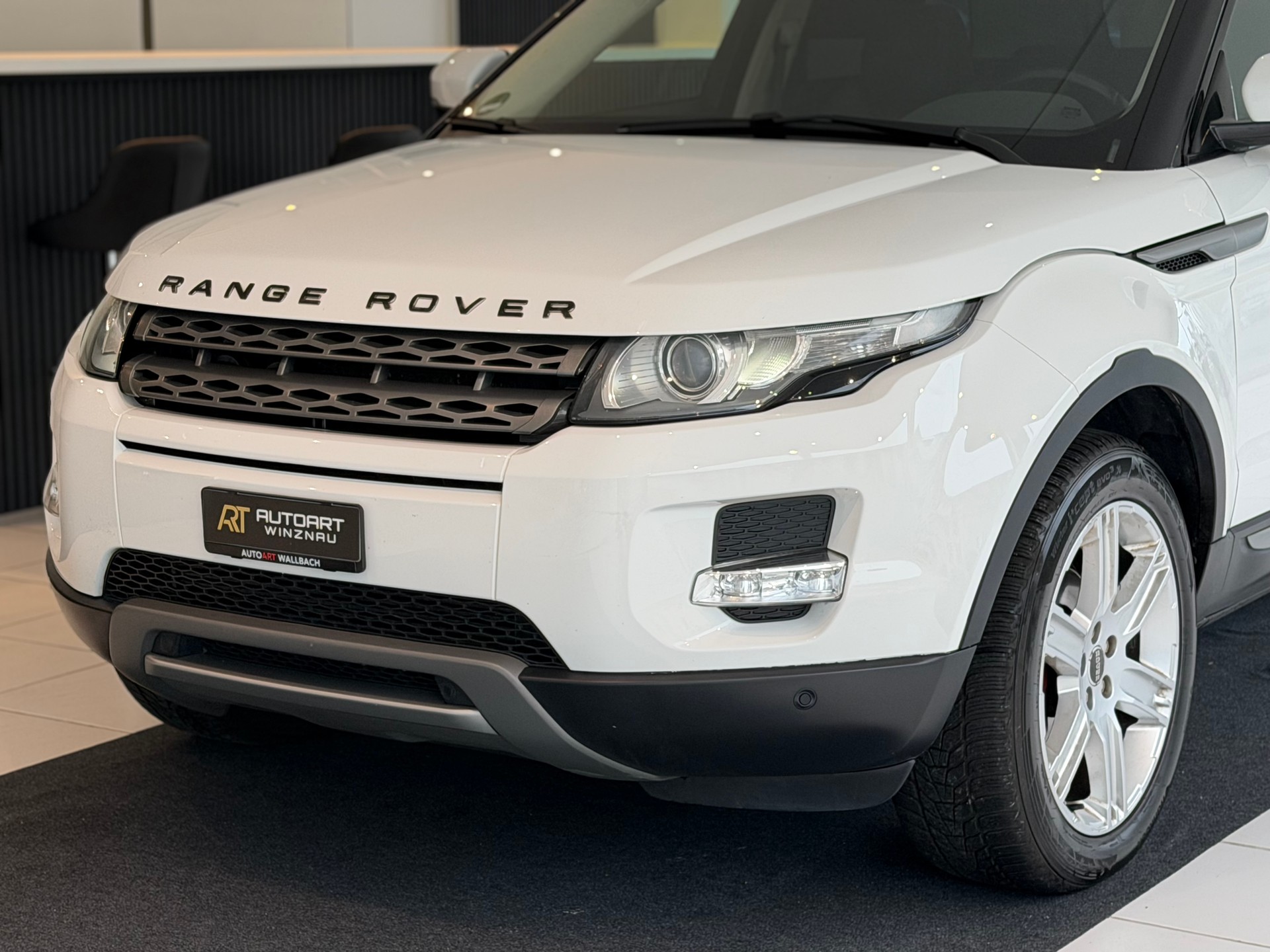 LAND ROVER Range Rover Evoque 2.0 Si4 Dynamic AT6 **Frisch ab MFK & Service**-showroom-element-1
