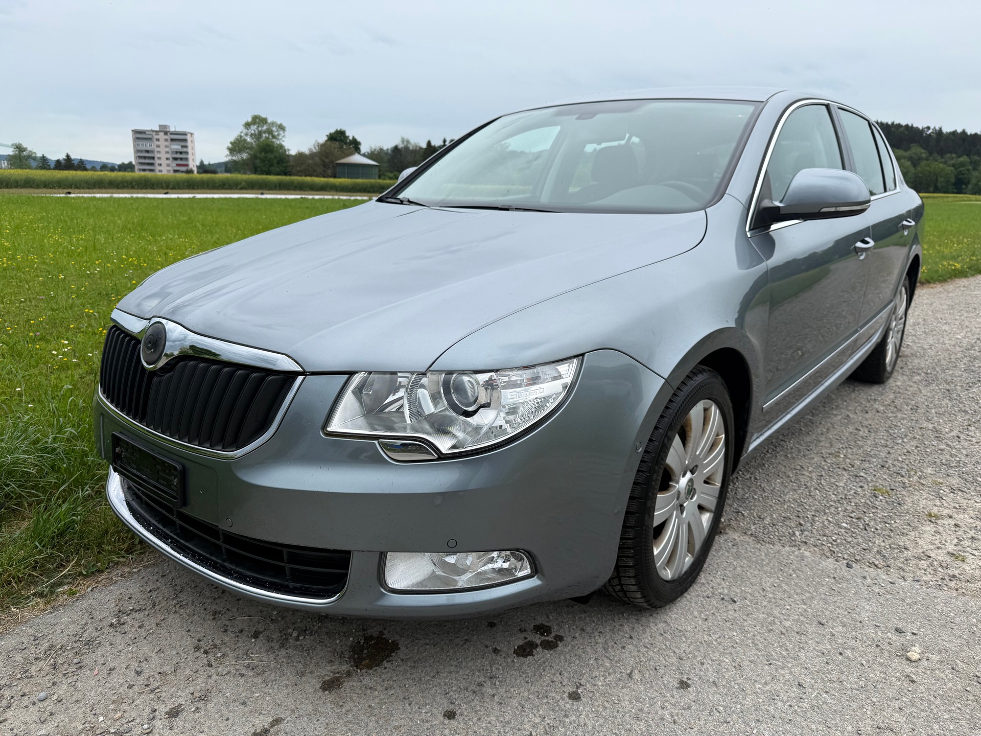 SKODA Superb 2.0 TDi Elegance DSG-showroom-element-2
