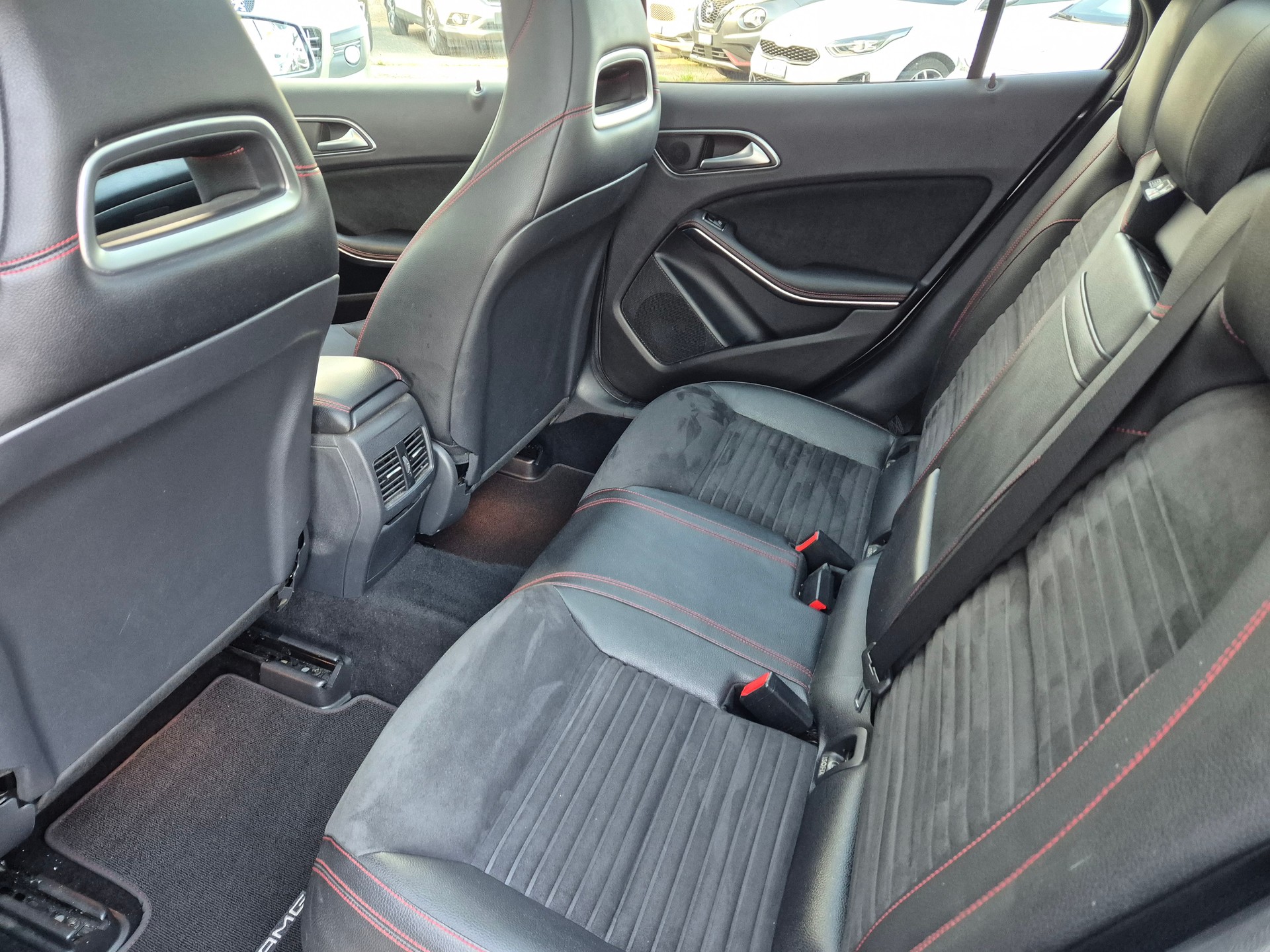 MERCEDES-BENZ GLA 250 AMG LINE 4MATIC 7G-DCT-image-12