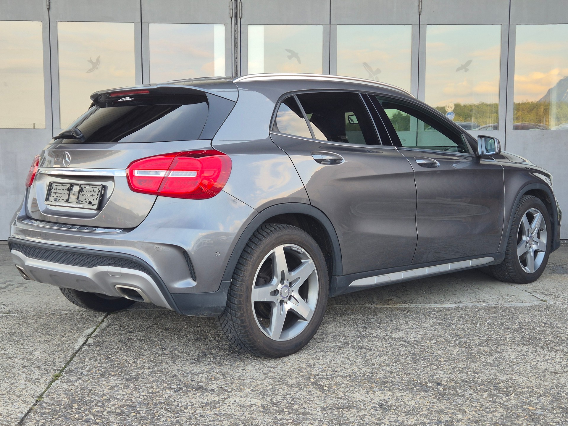 MERCEDES-BENZ GLA 250 AMG LINE 4MATIC 7G-DCT-image-4