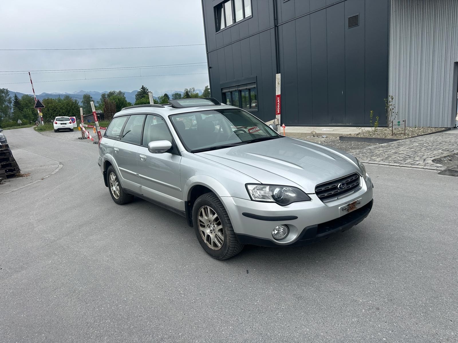 SUBARU Outback 2.5i AWD-image-1
