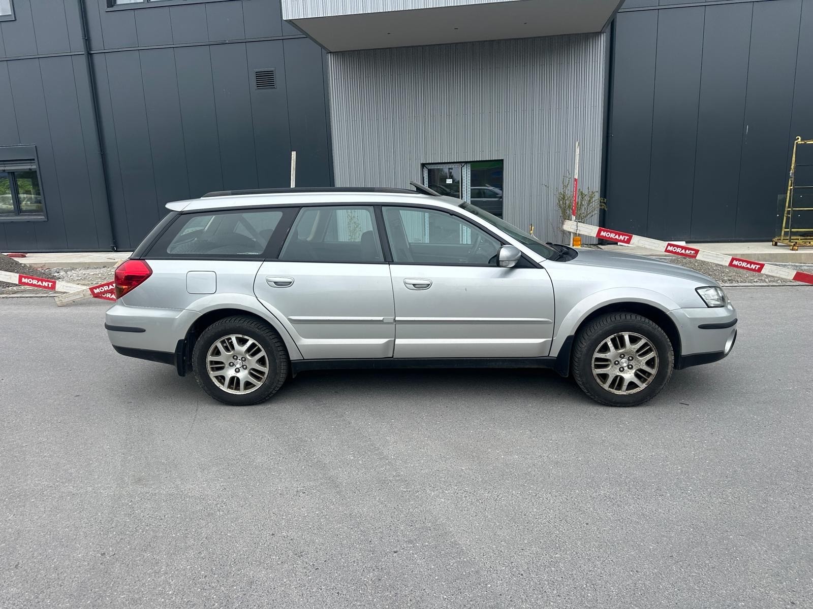SUBARU Outback 2.5i AWD-image-6