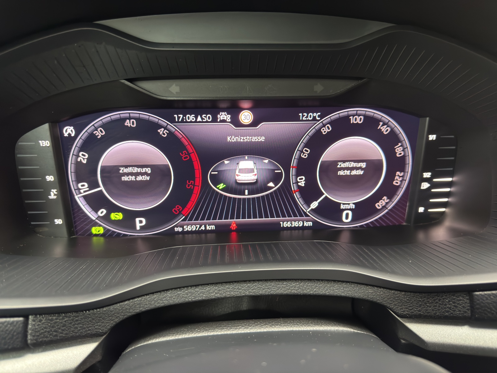 SKODA Karoq 2.0 TDI CR Ambition 4x4 DSG-image-11