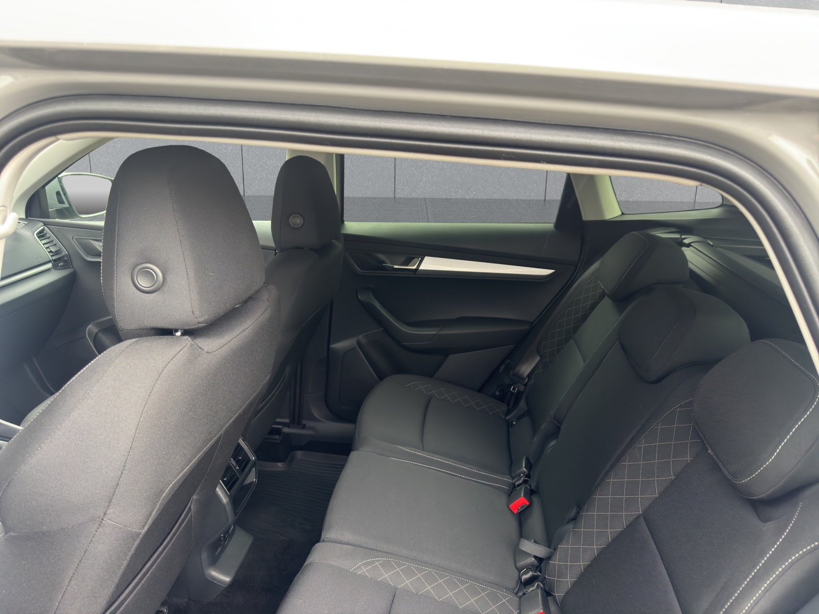 SKODA Karoq 2.0 TDI CR Ambition 4x4 DSG-image-8