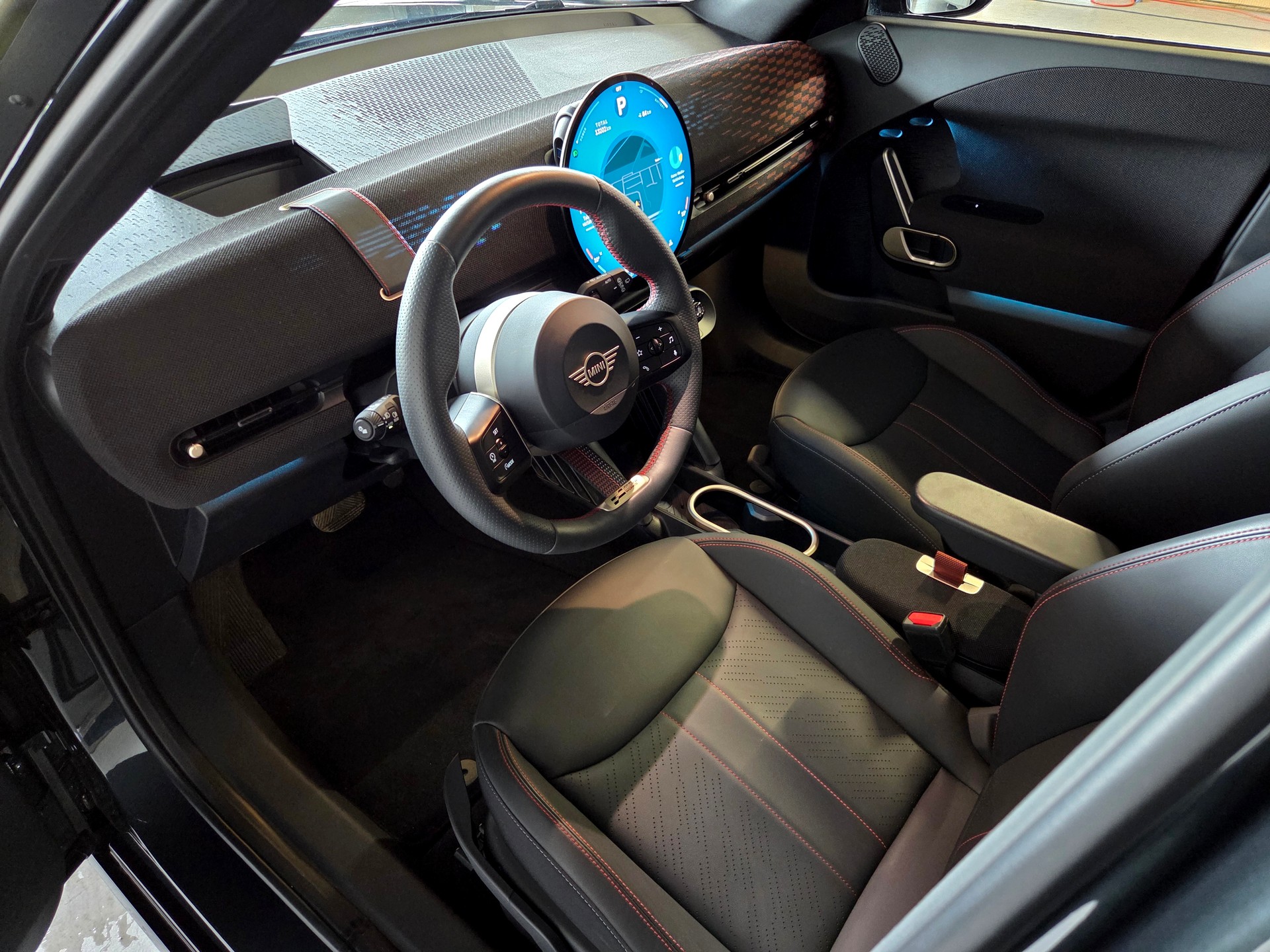 MINI Aceman SE JCW Trim-showroom-element-3